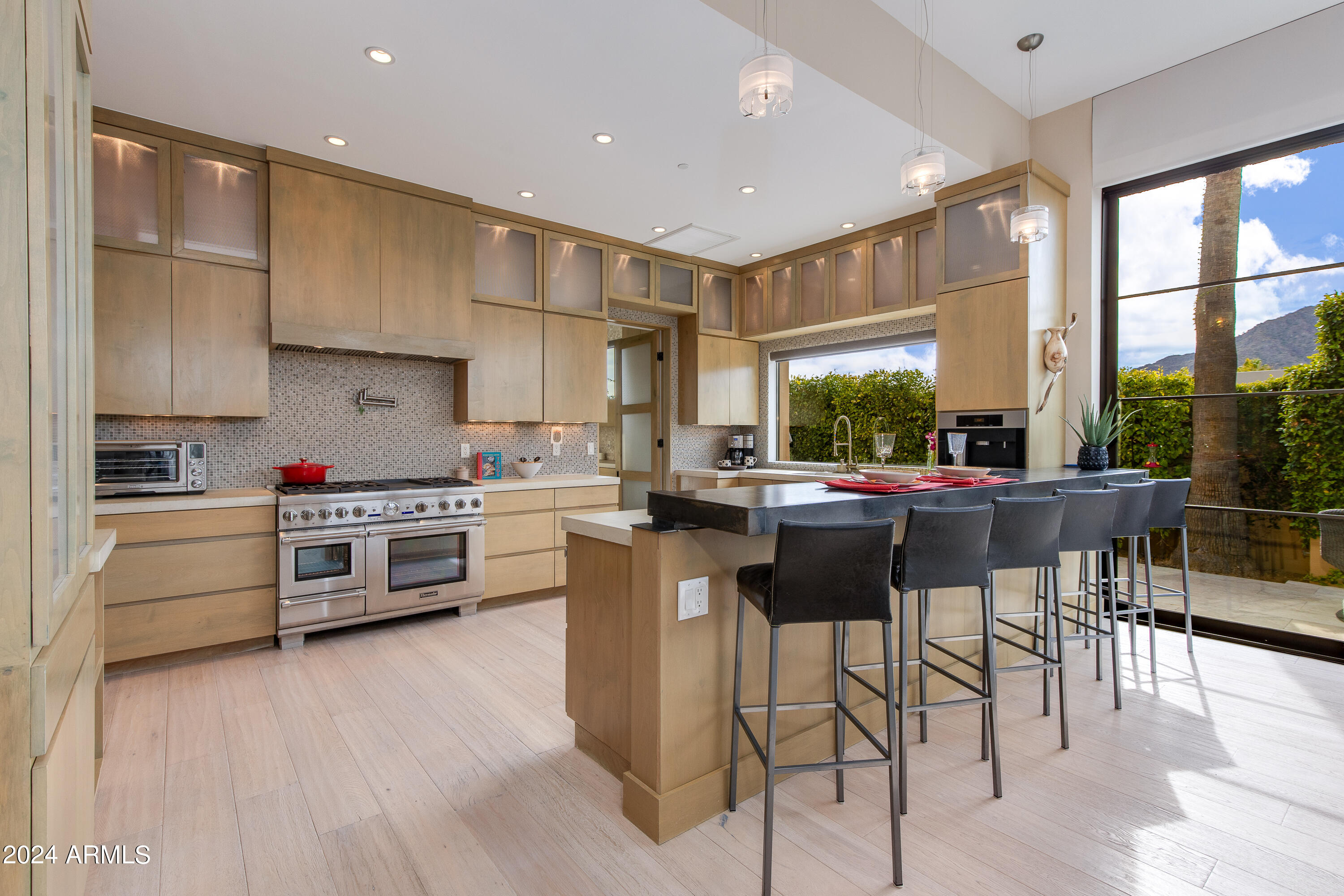 5434 E LINCOLN Drive, 58