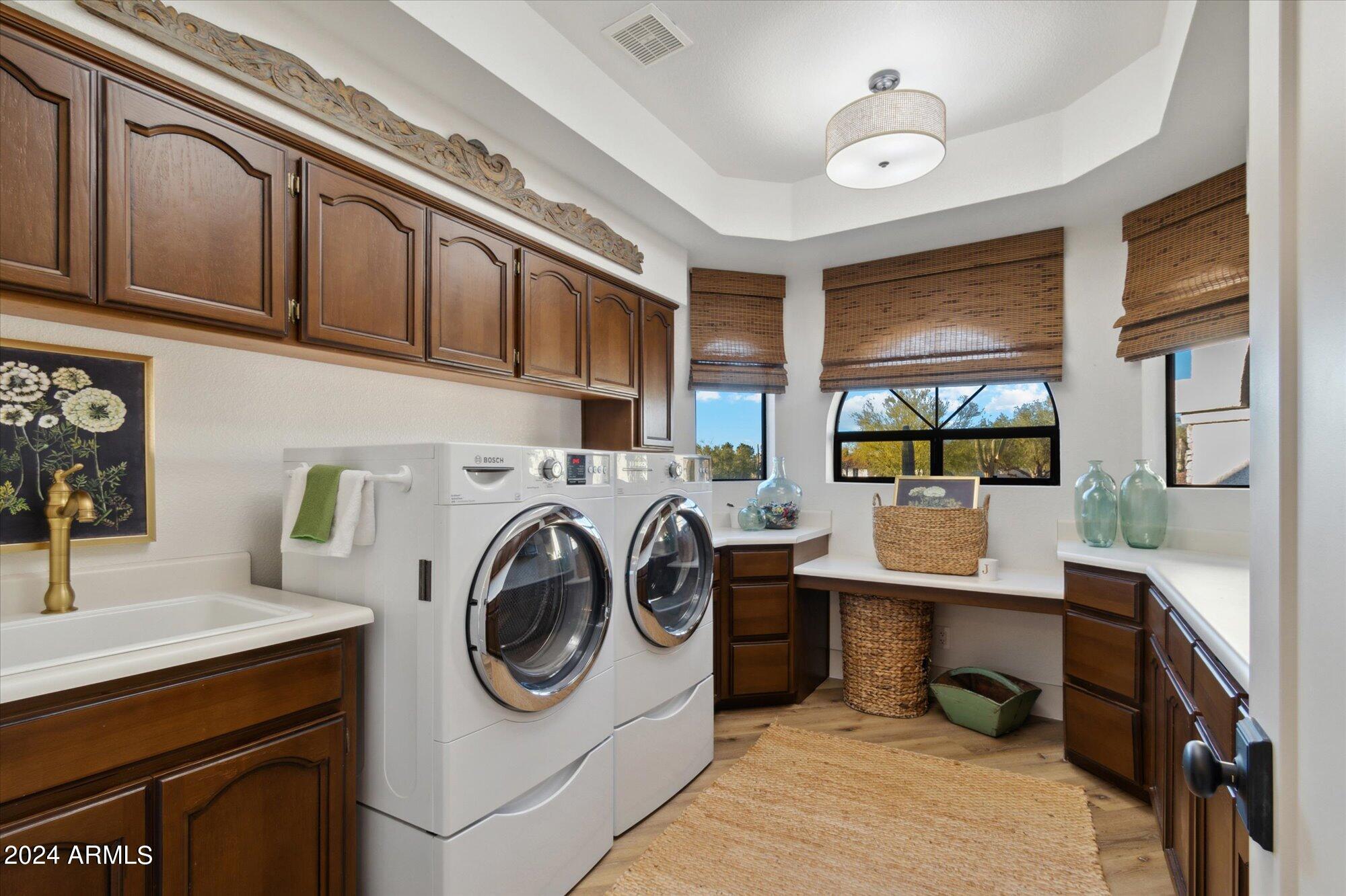 8121 E CONQUISTADORES Drive