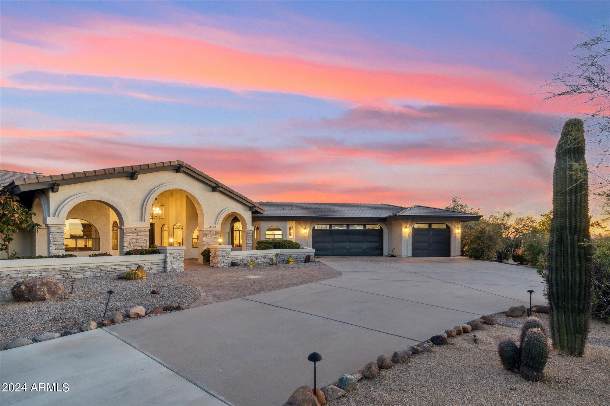 8121 E CONQUISTADORES Drive