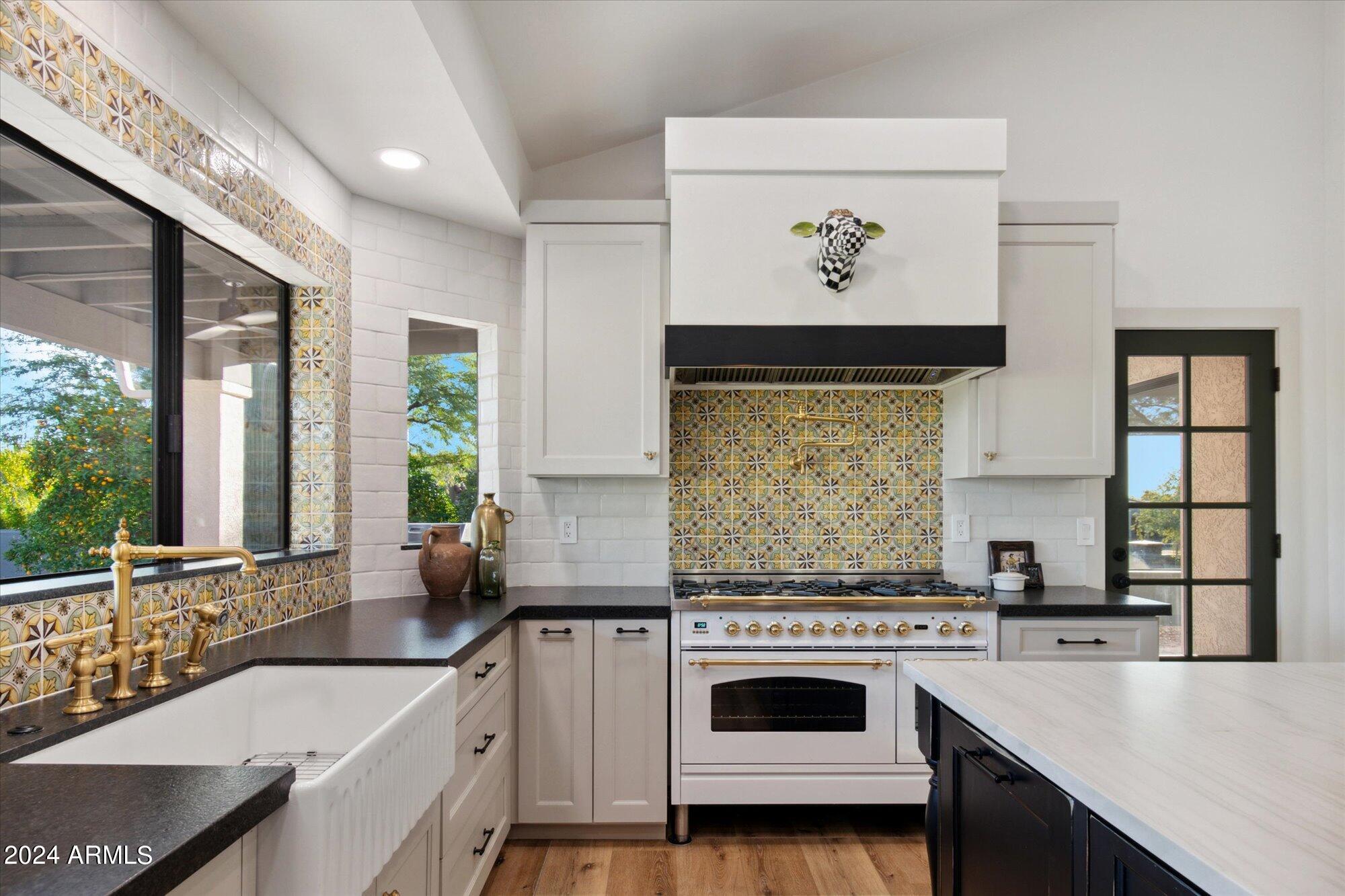 8121 E CONQUISTADORES Drive