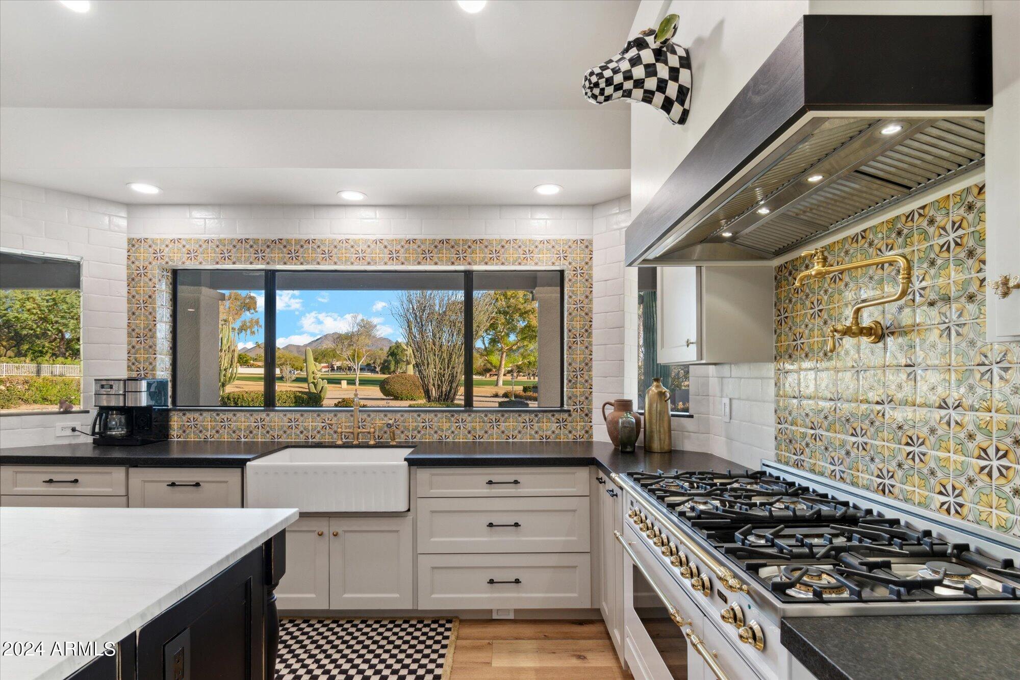 8121 E CONQUISTADORES Drive