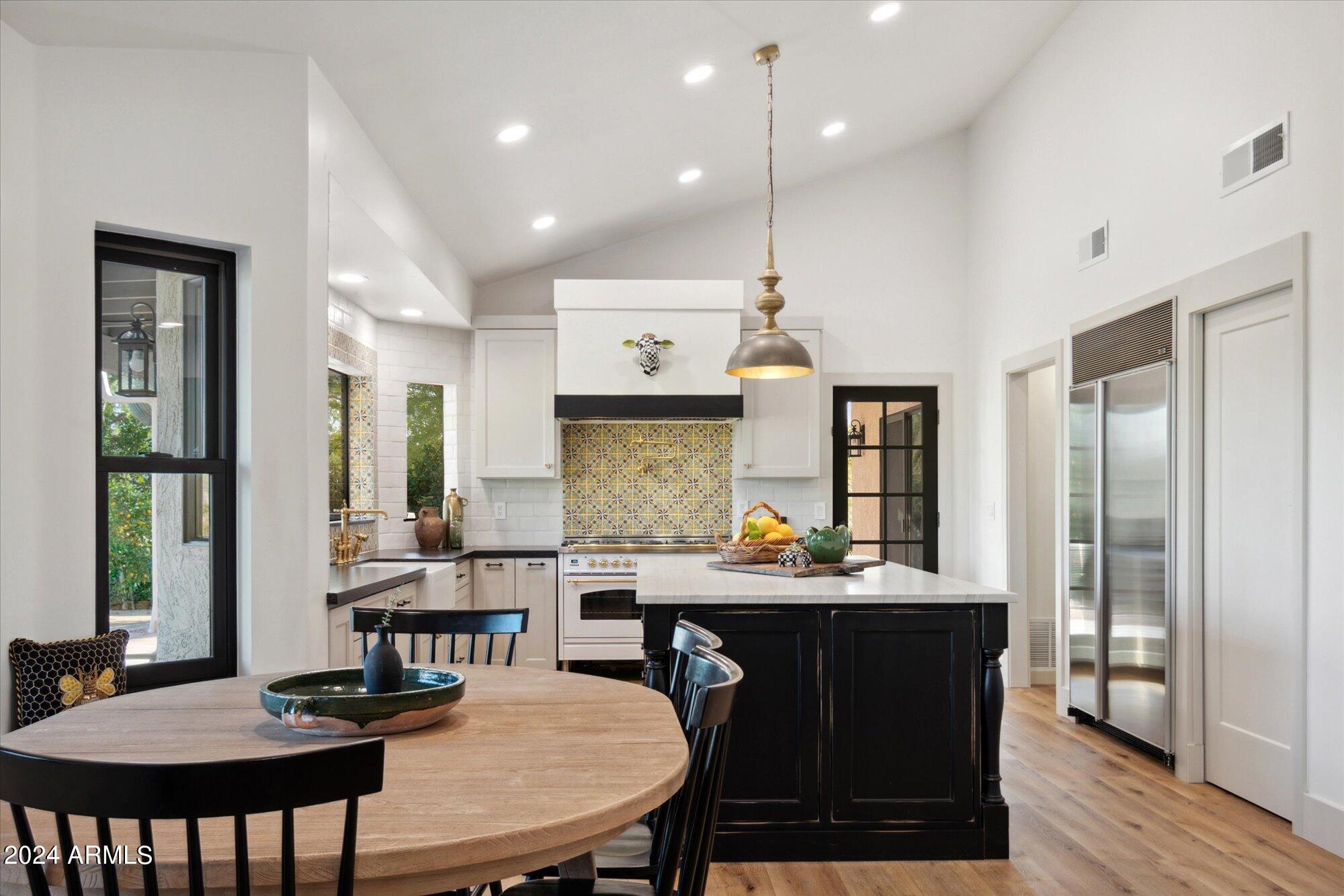 8121 E CONQUISTADORES Drive