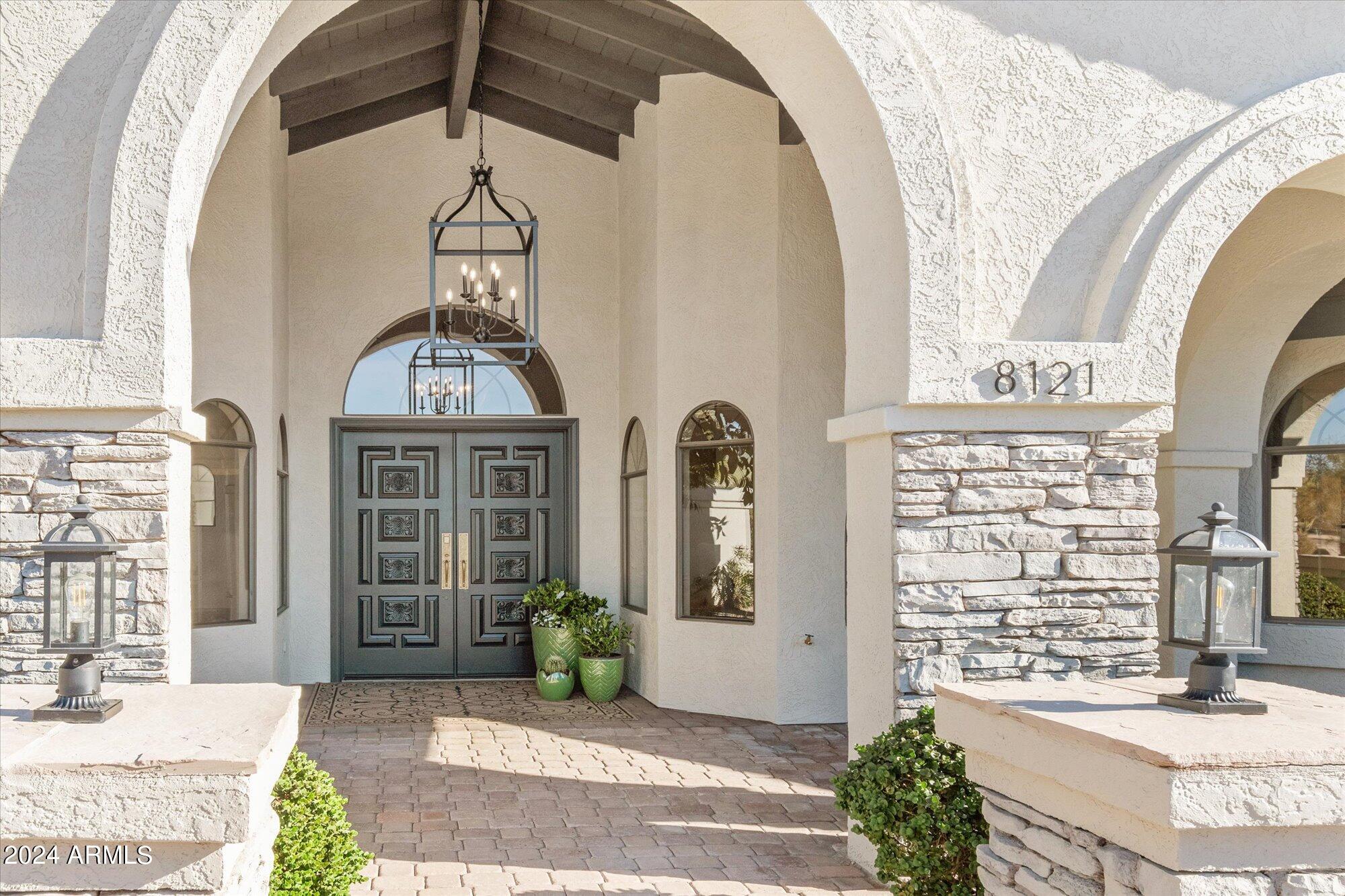 8121 E CONQUISTADORES Drive