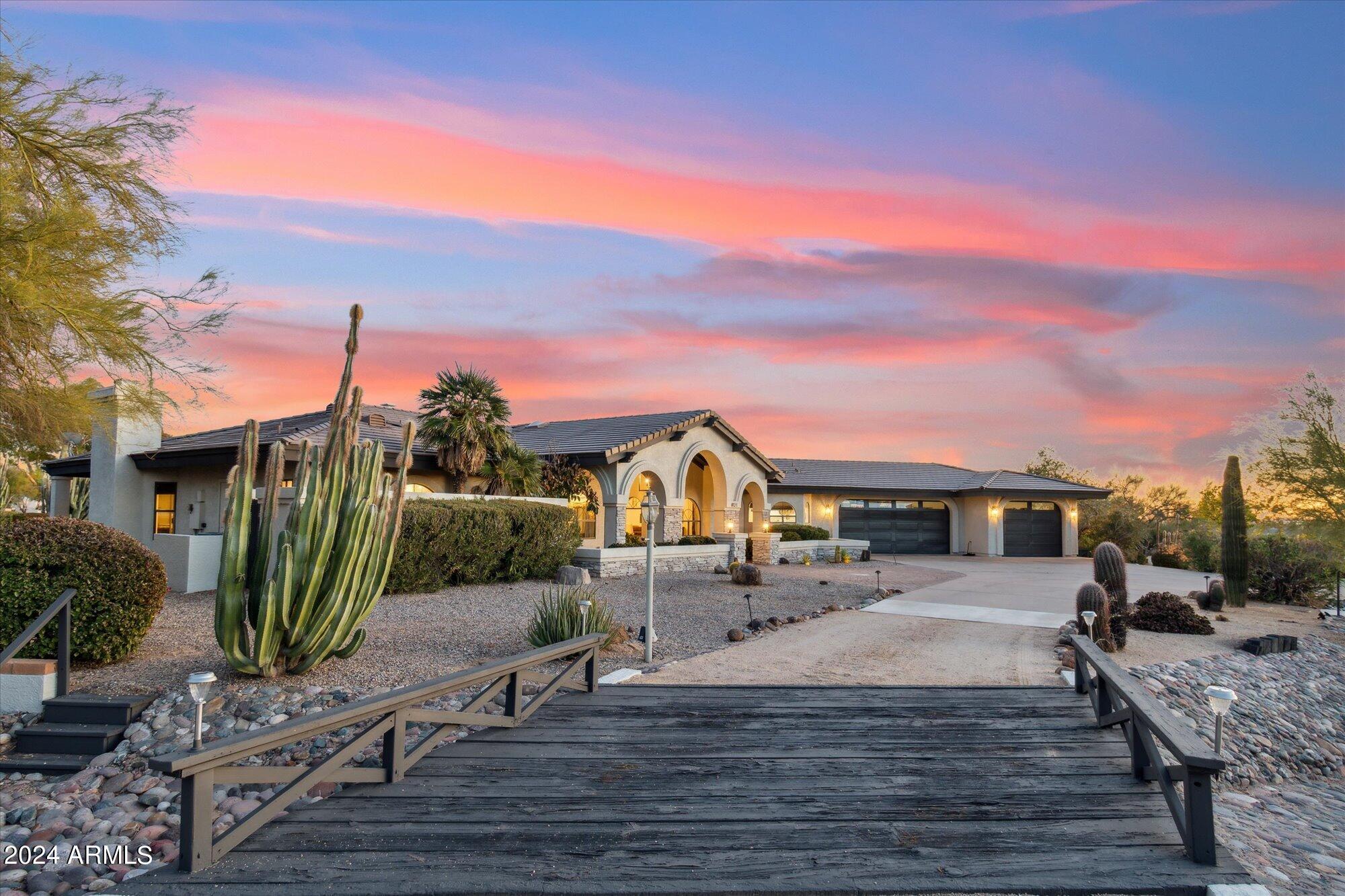 8121 E CONQUISTADORES Drive