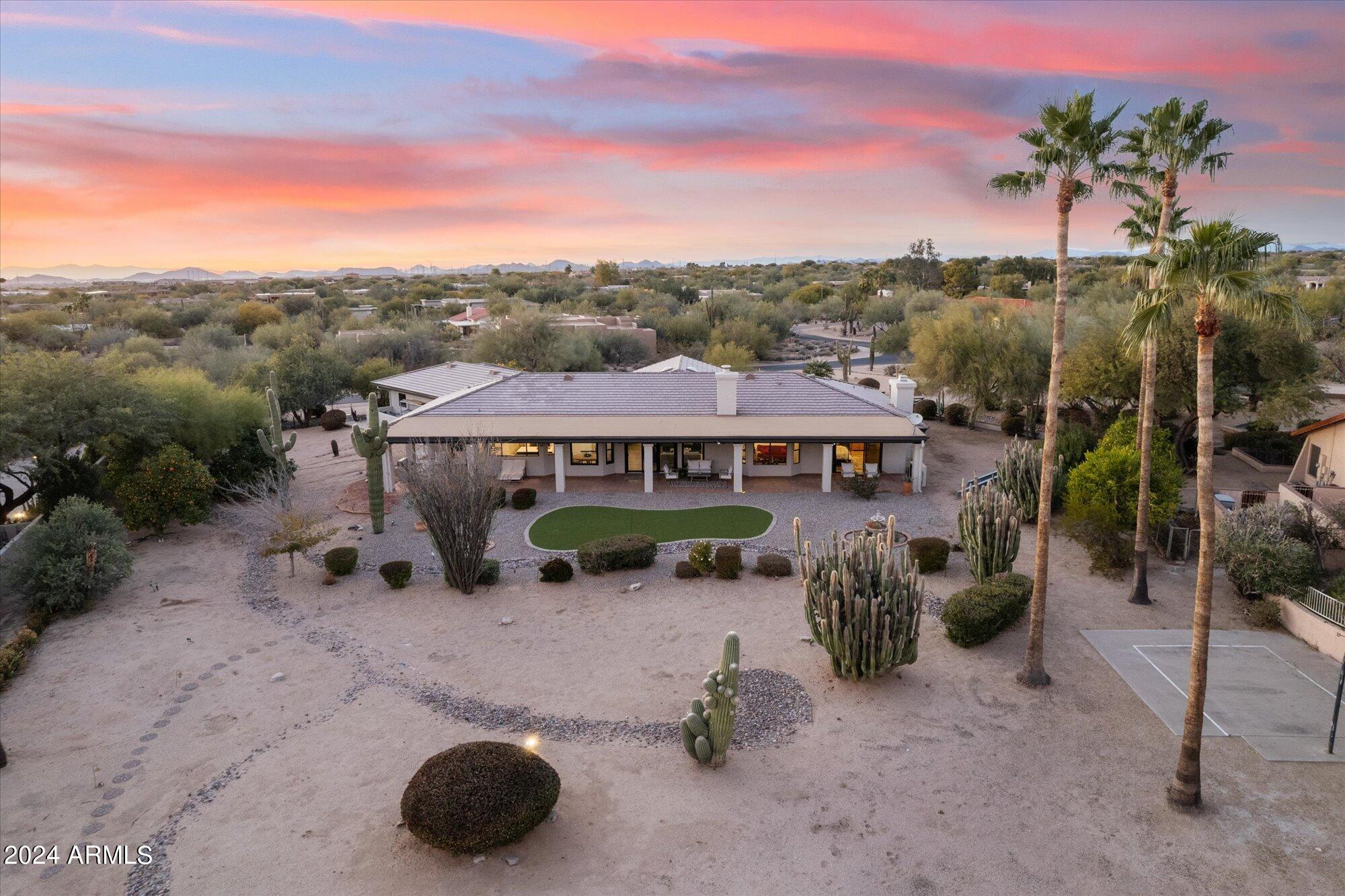 8121 E CONQUISTADORES Drive