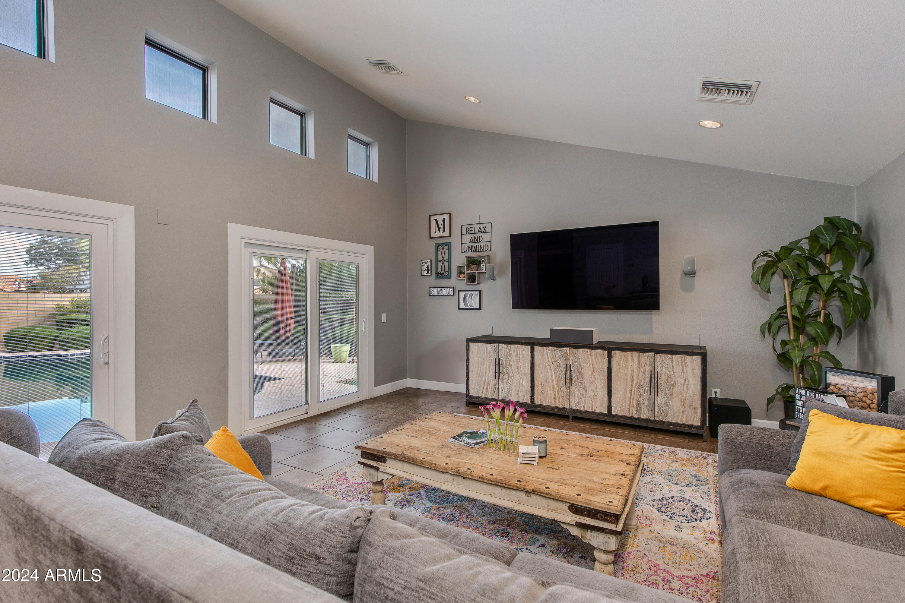 5525 E SANDRA Terrace