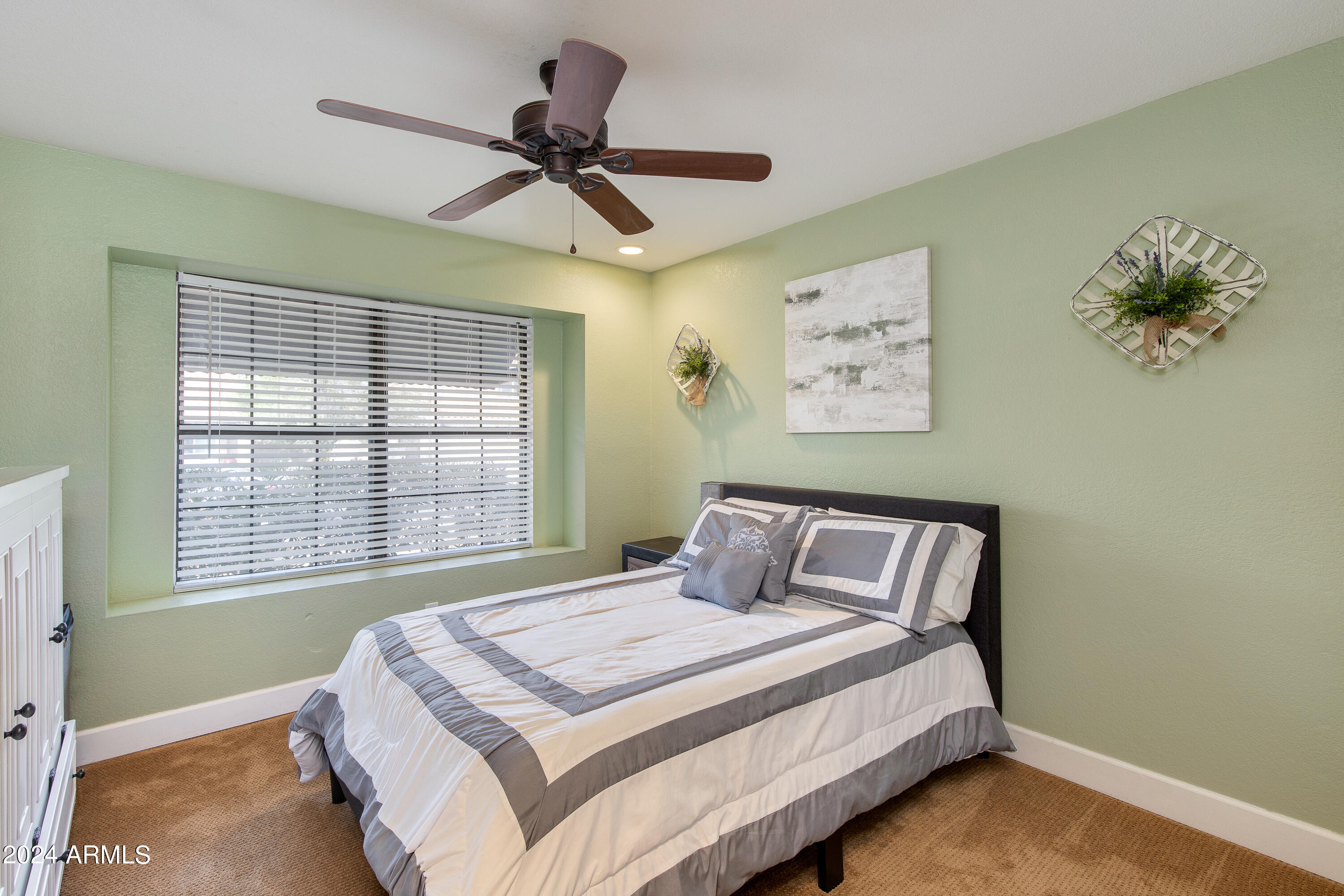 5525 E SANDRA Terrace