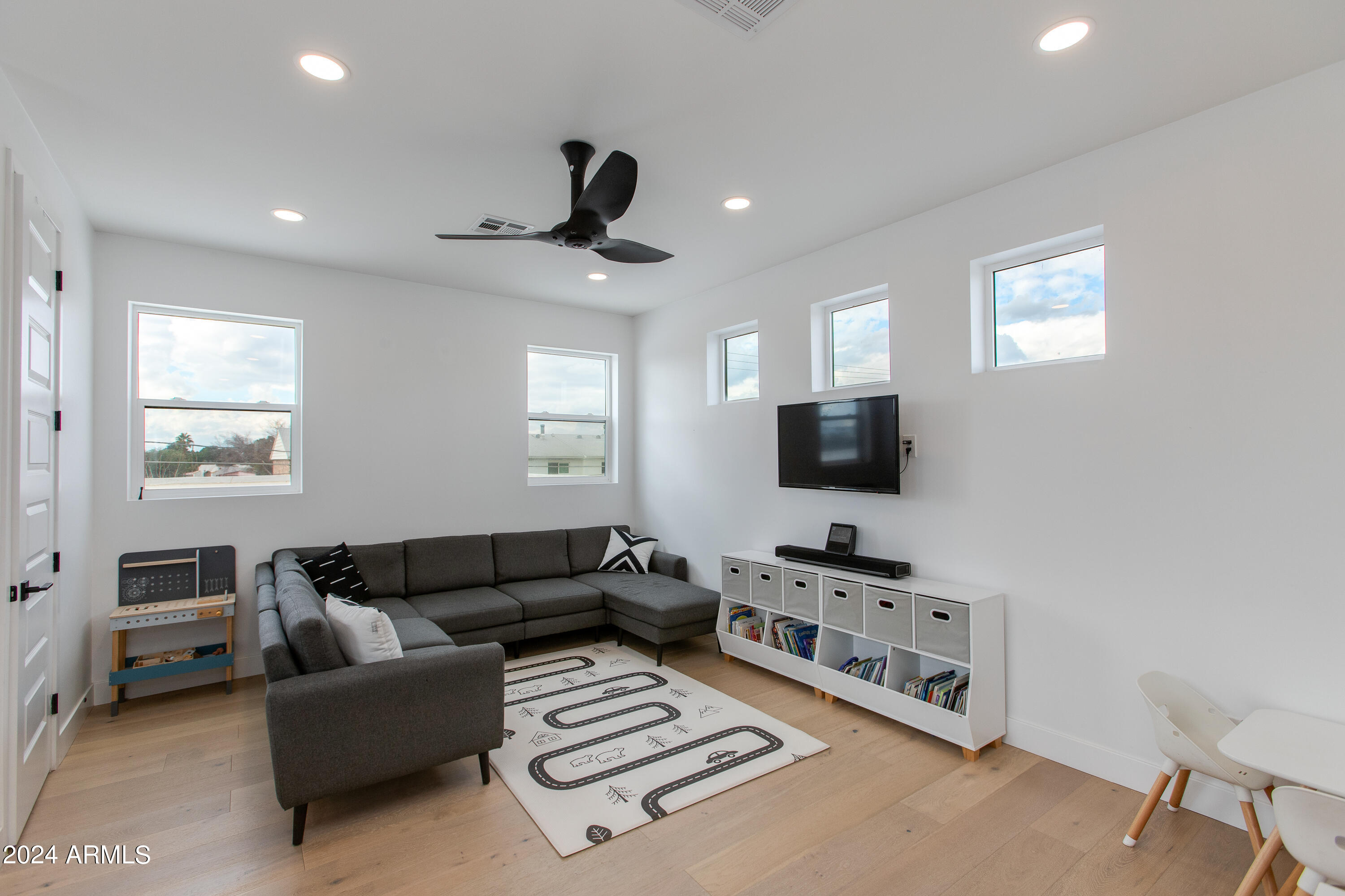 4422 N 41ST Place