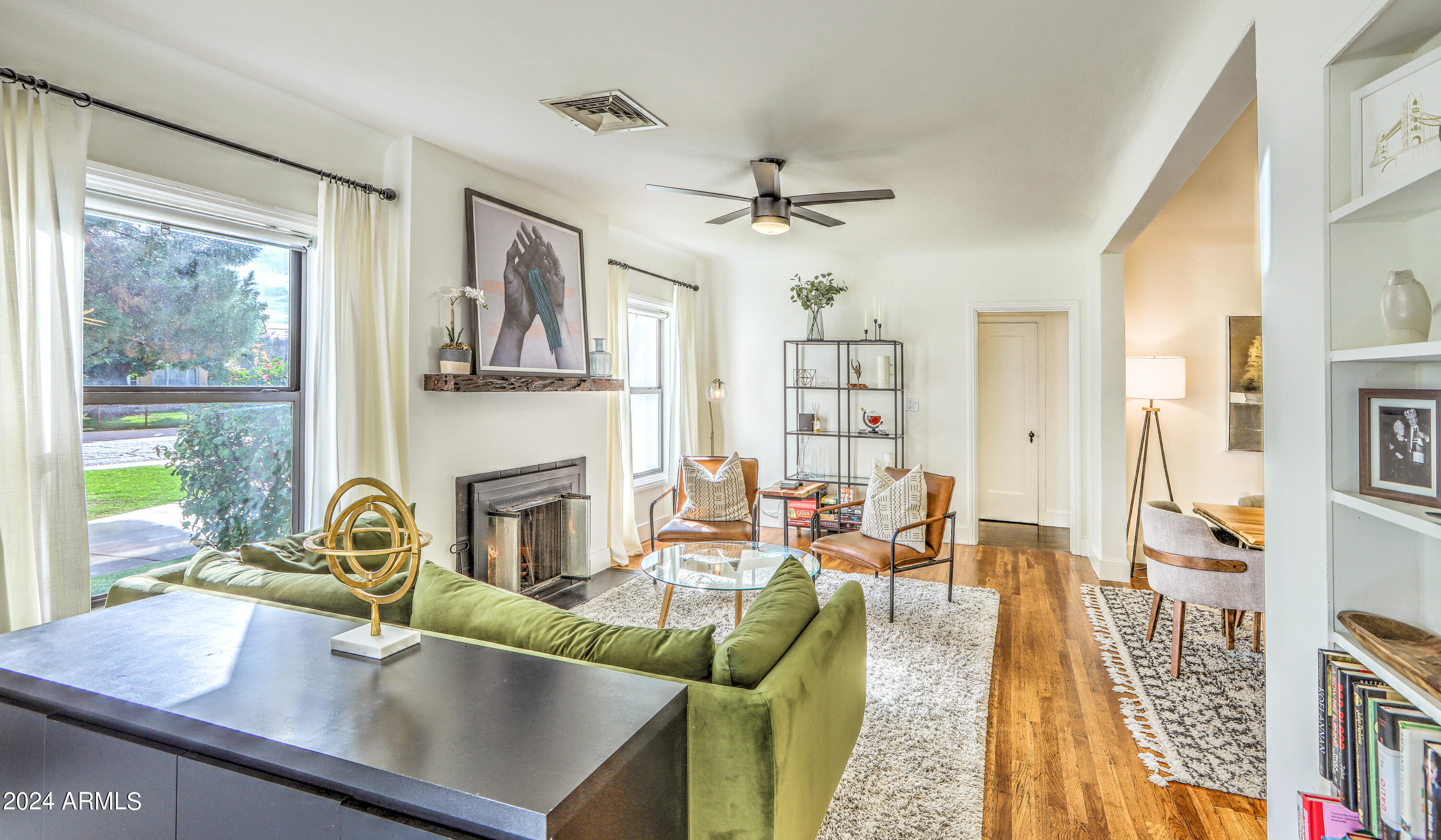 2204 E WHITTON Avenue