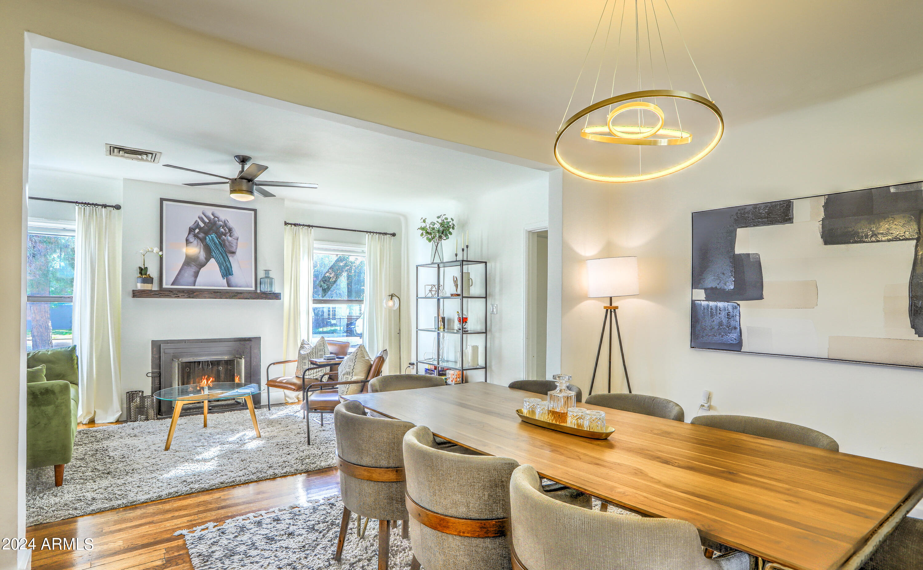 2204 E WHITTON Avenue