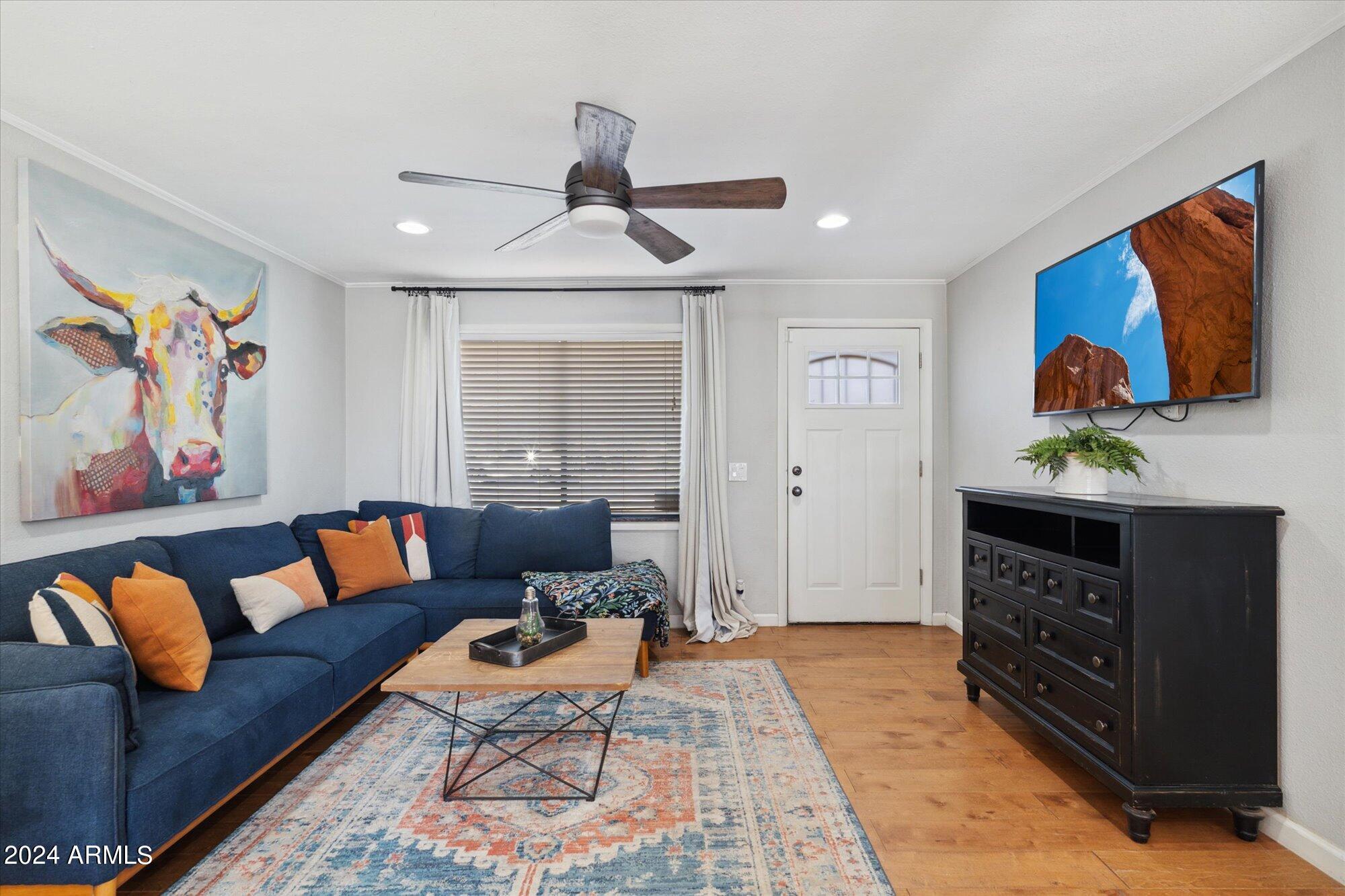 2733 E Clarendon Avenue