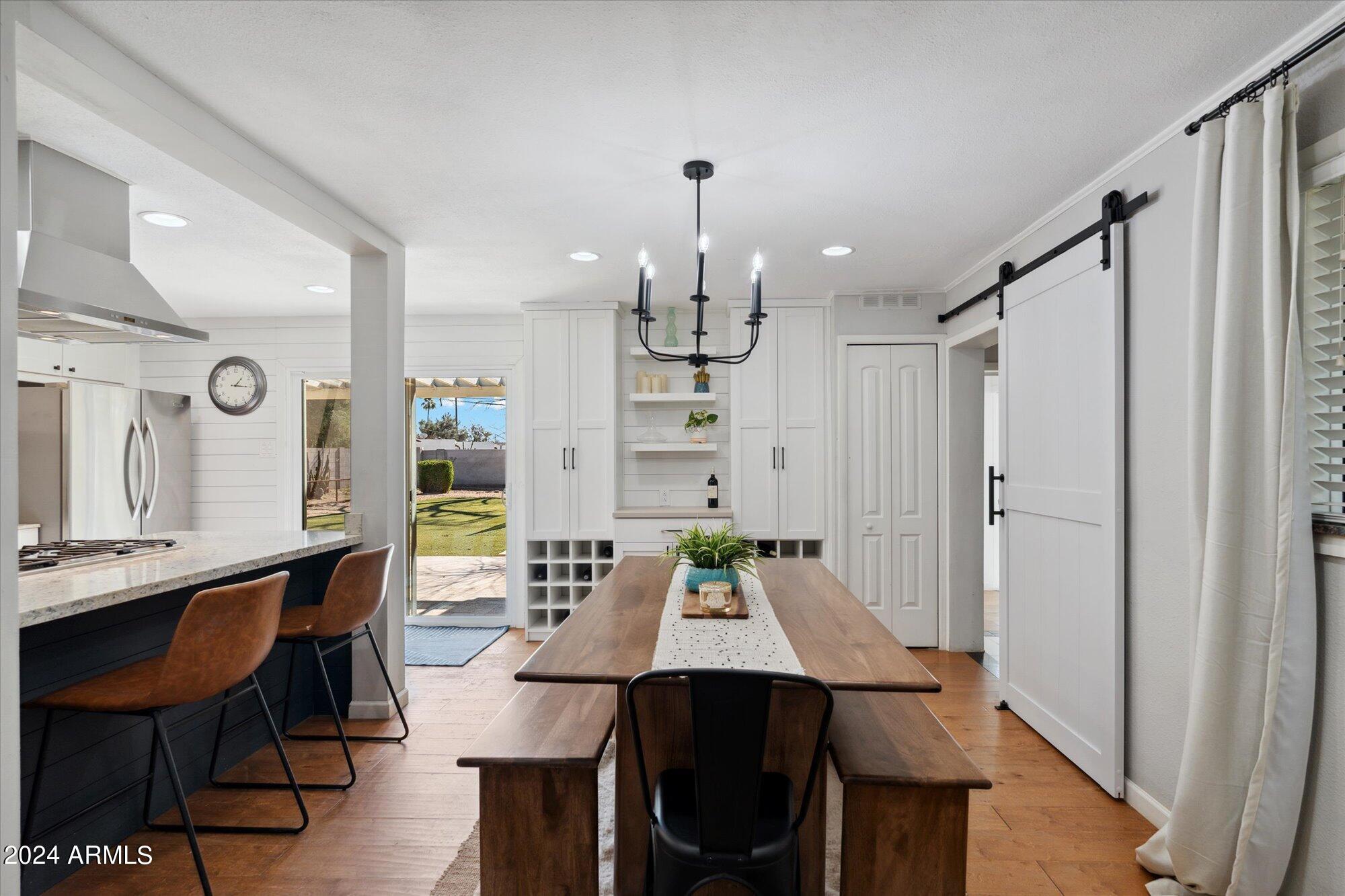 2733 E Clarendon Avenue