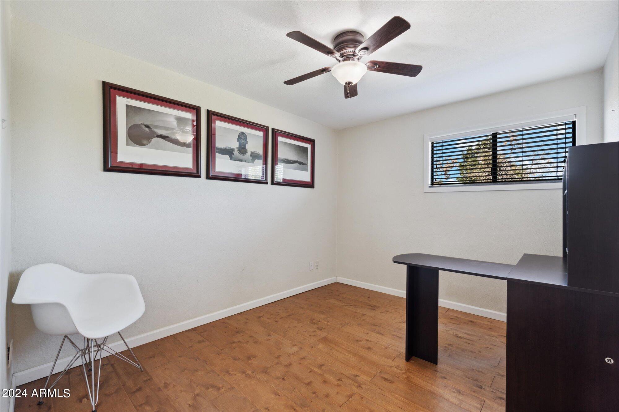 2733 E Clarendon Avenue