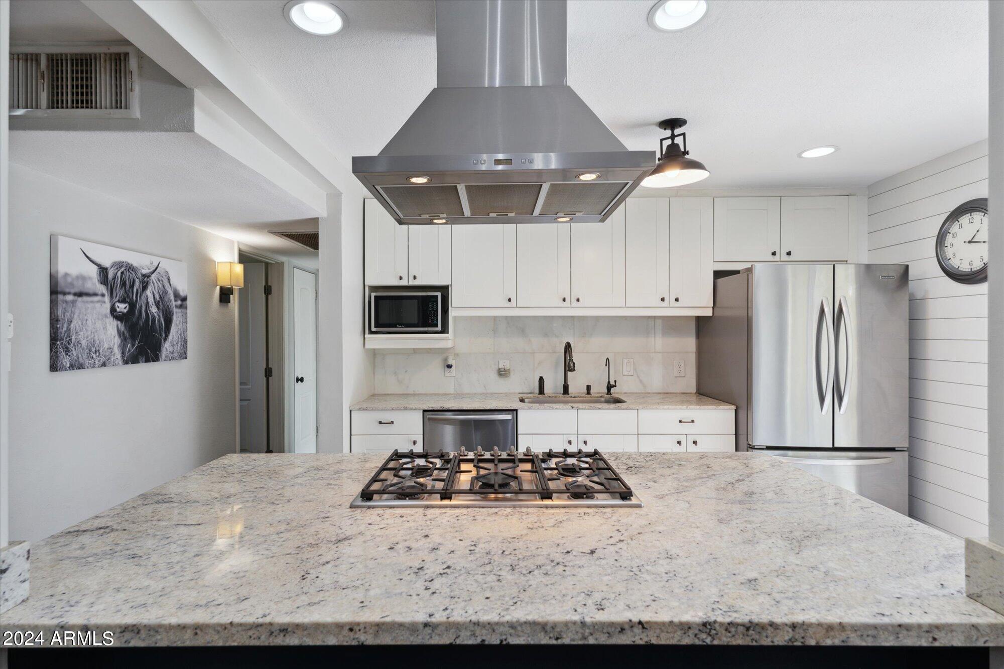 2733 E Clarendon Avenue