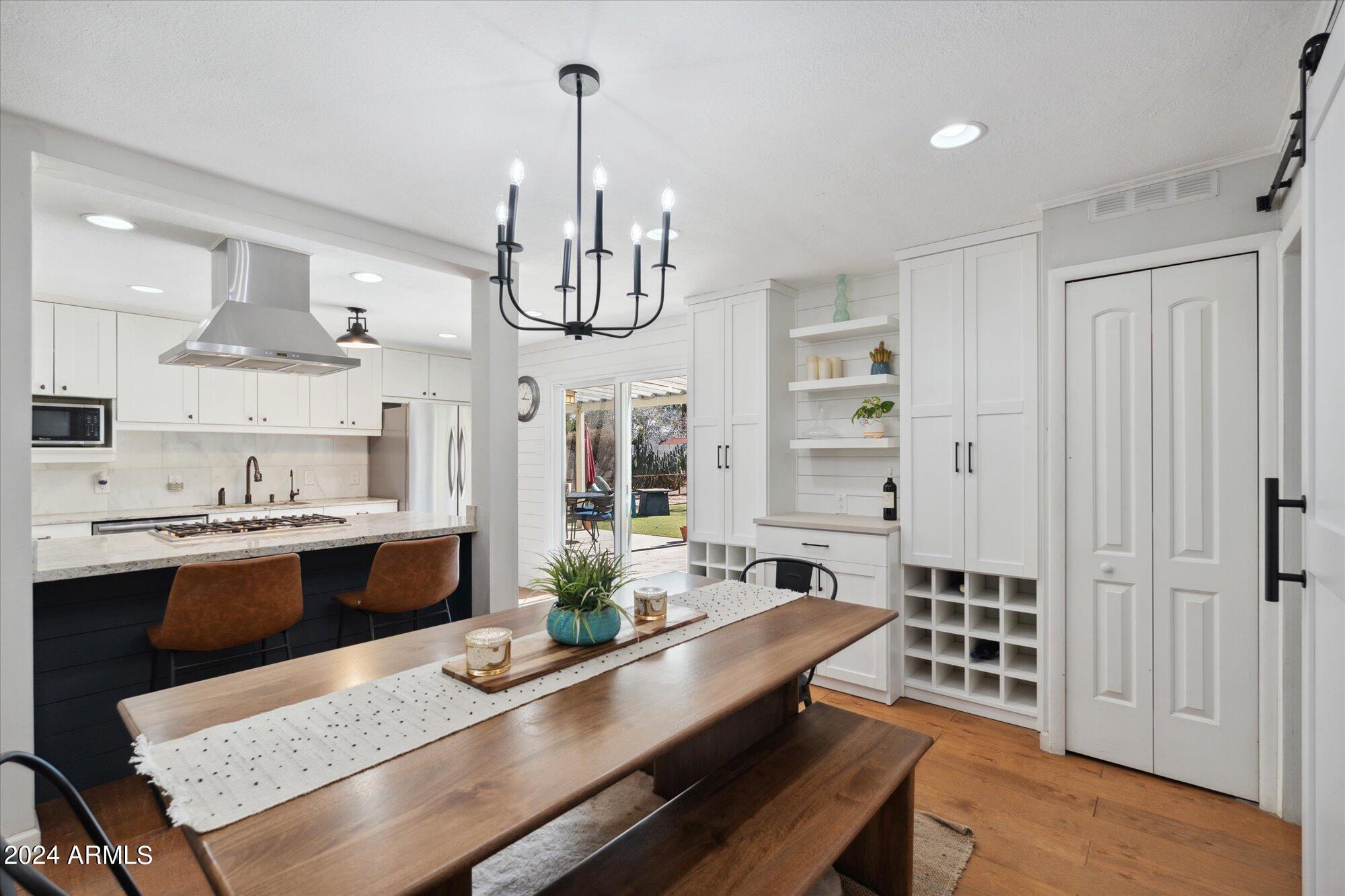 2733 E Clarendon Avenue