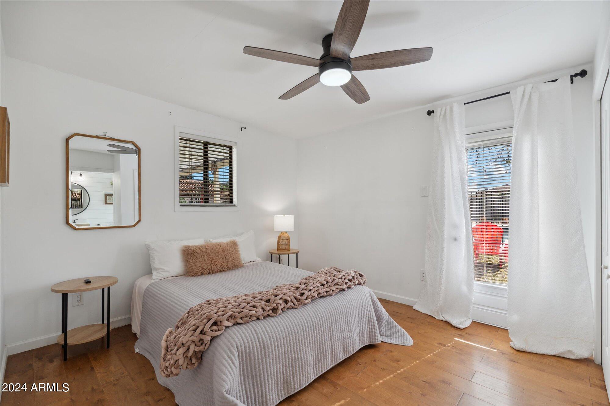 2733 E Clarendon Avenue