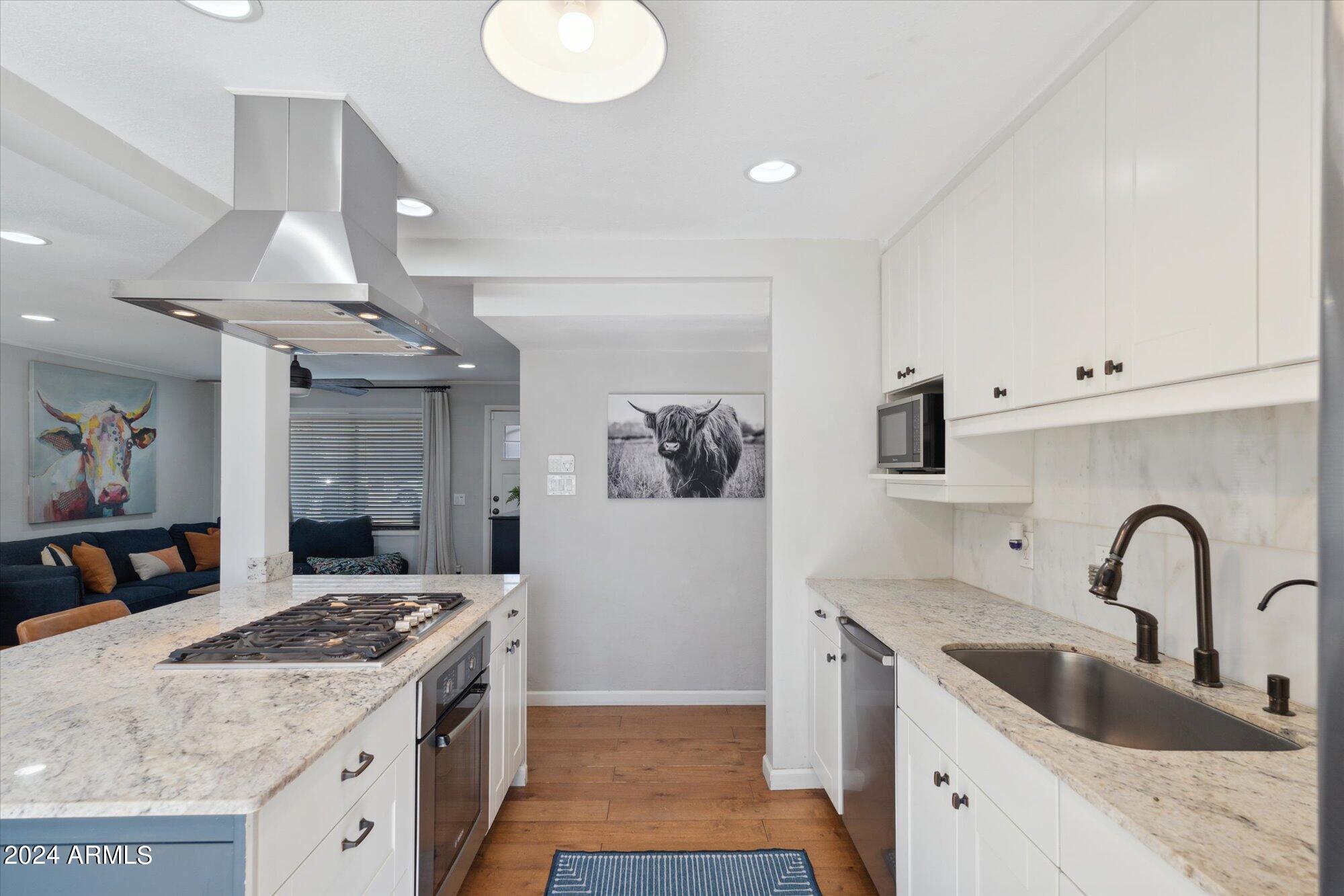 2733 E Clarendon Avenue