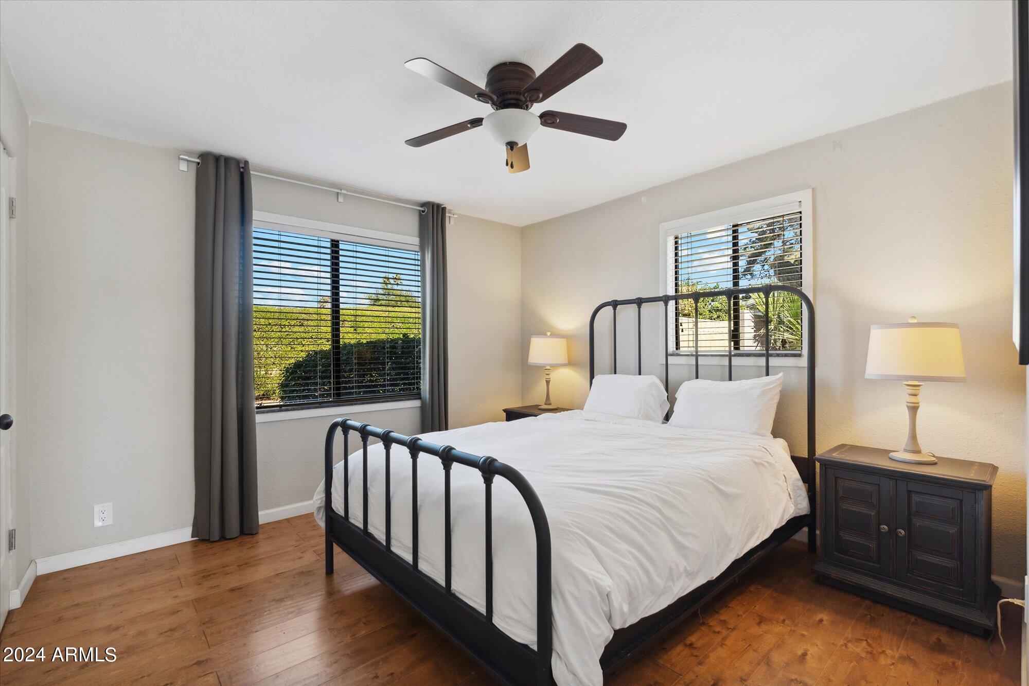 2733 E Clarendon Avenue