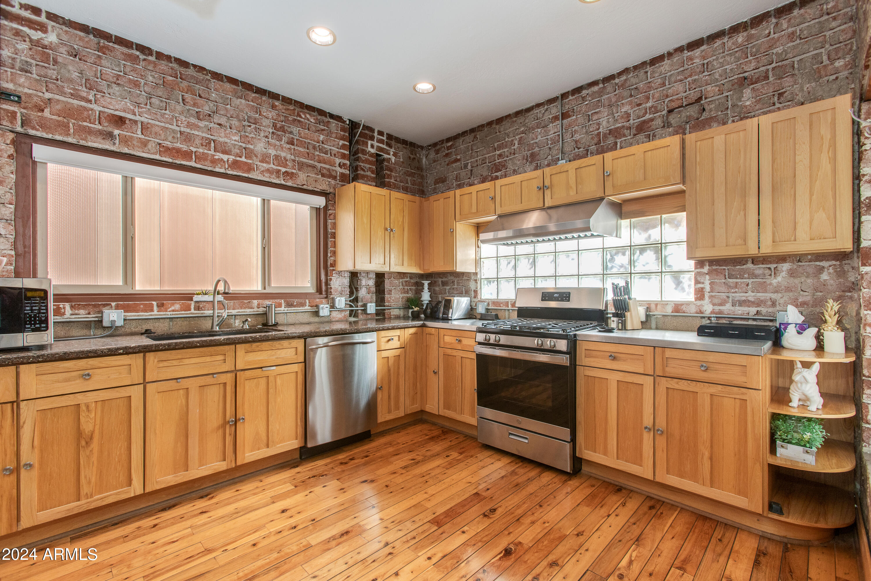 387 N 2ND Avenue, G2