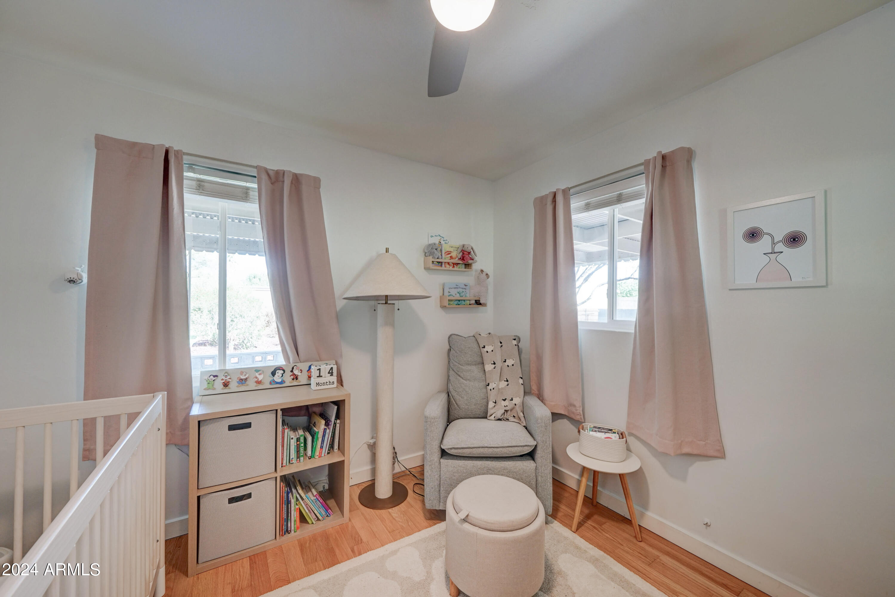 2420 E INDIANOLA Avenue