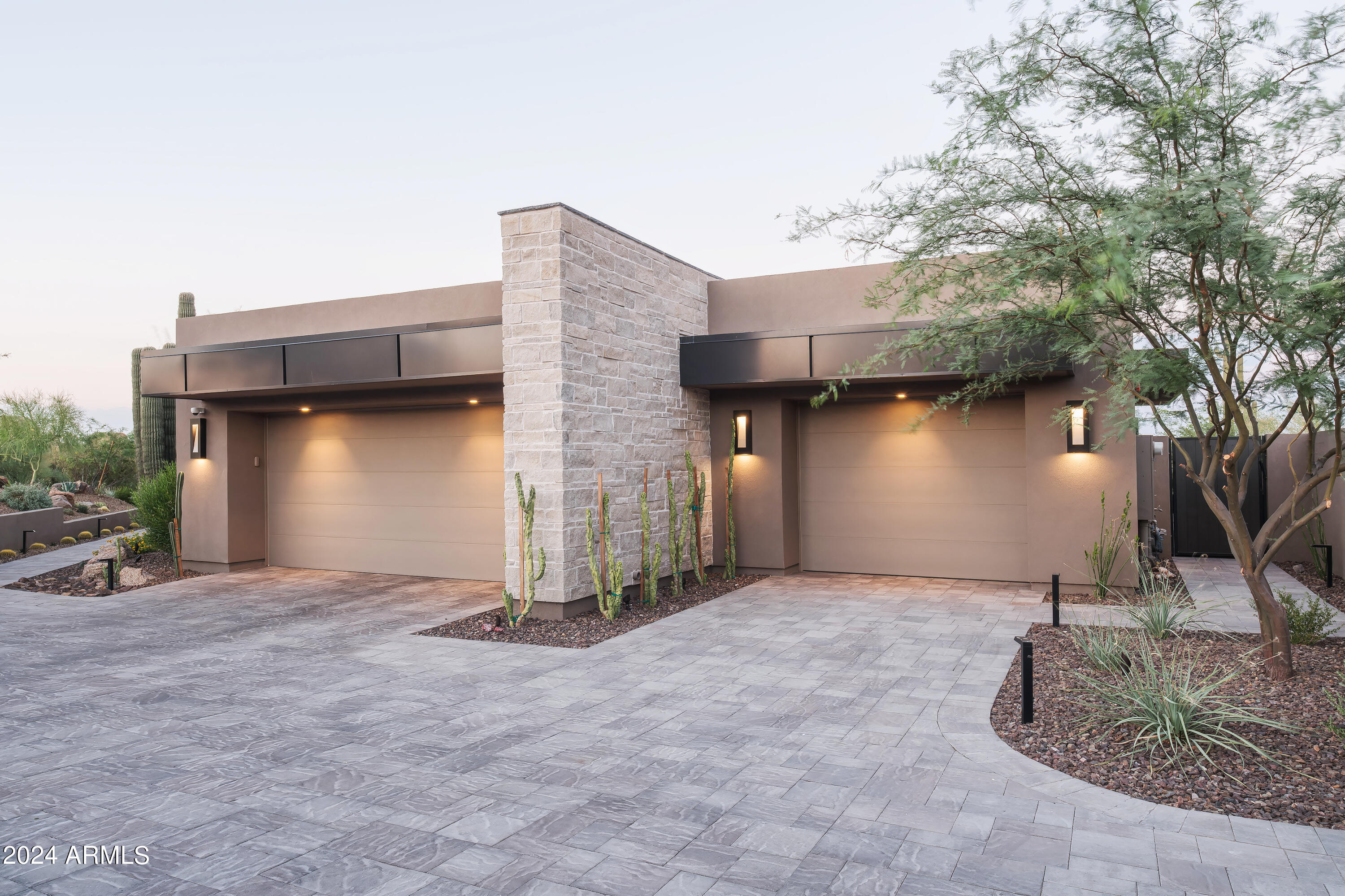 10617 E GREYTHORN Drive