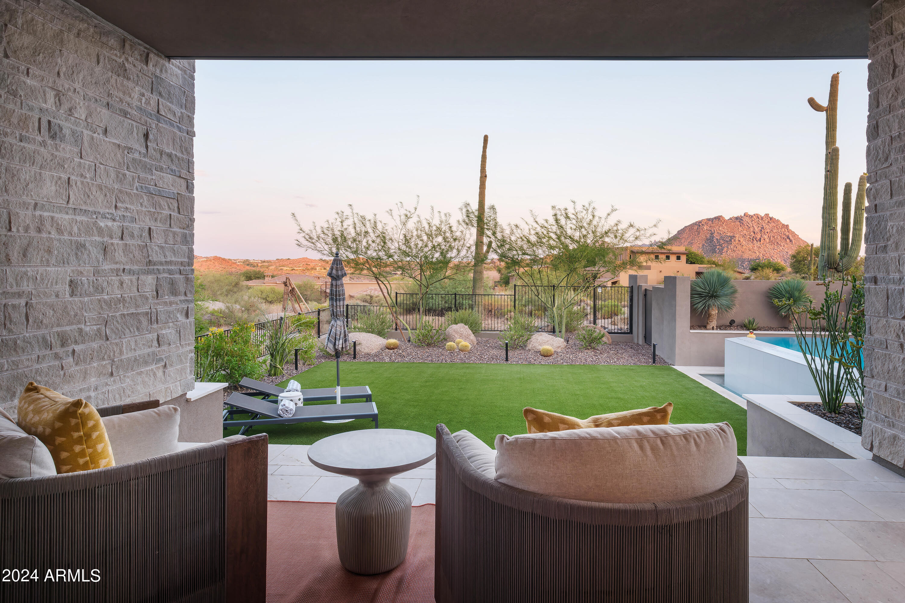 10617 E GREYTHORN Drive