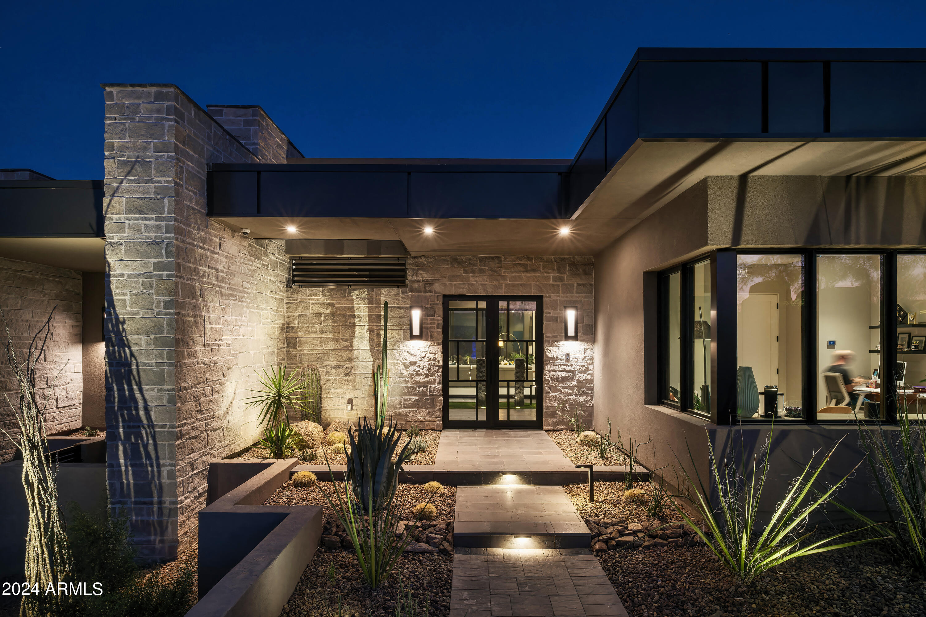 10617 E GREYTHORN Drive