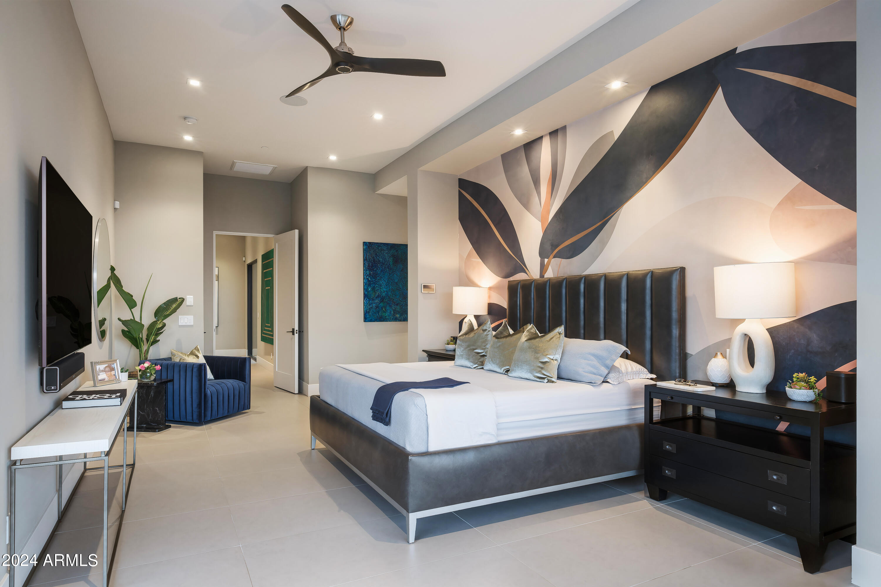 10617 E GREYTHORN Drive