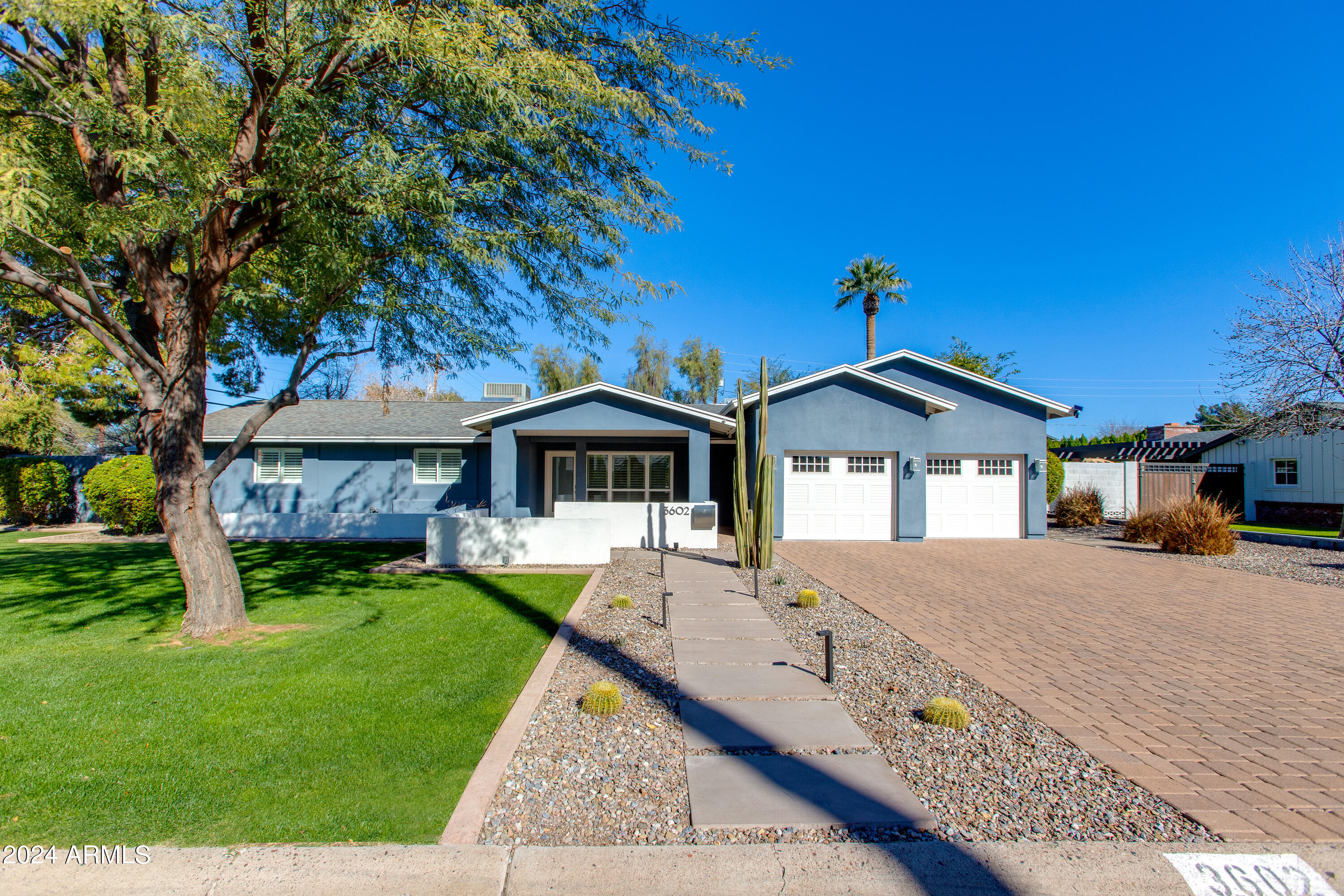 3602 E MEADOWBROOK Avenue