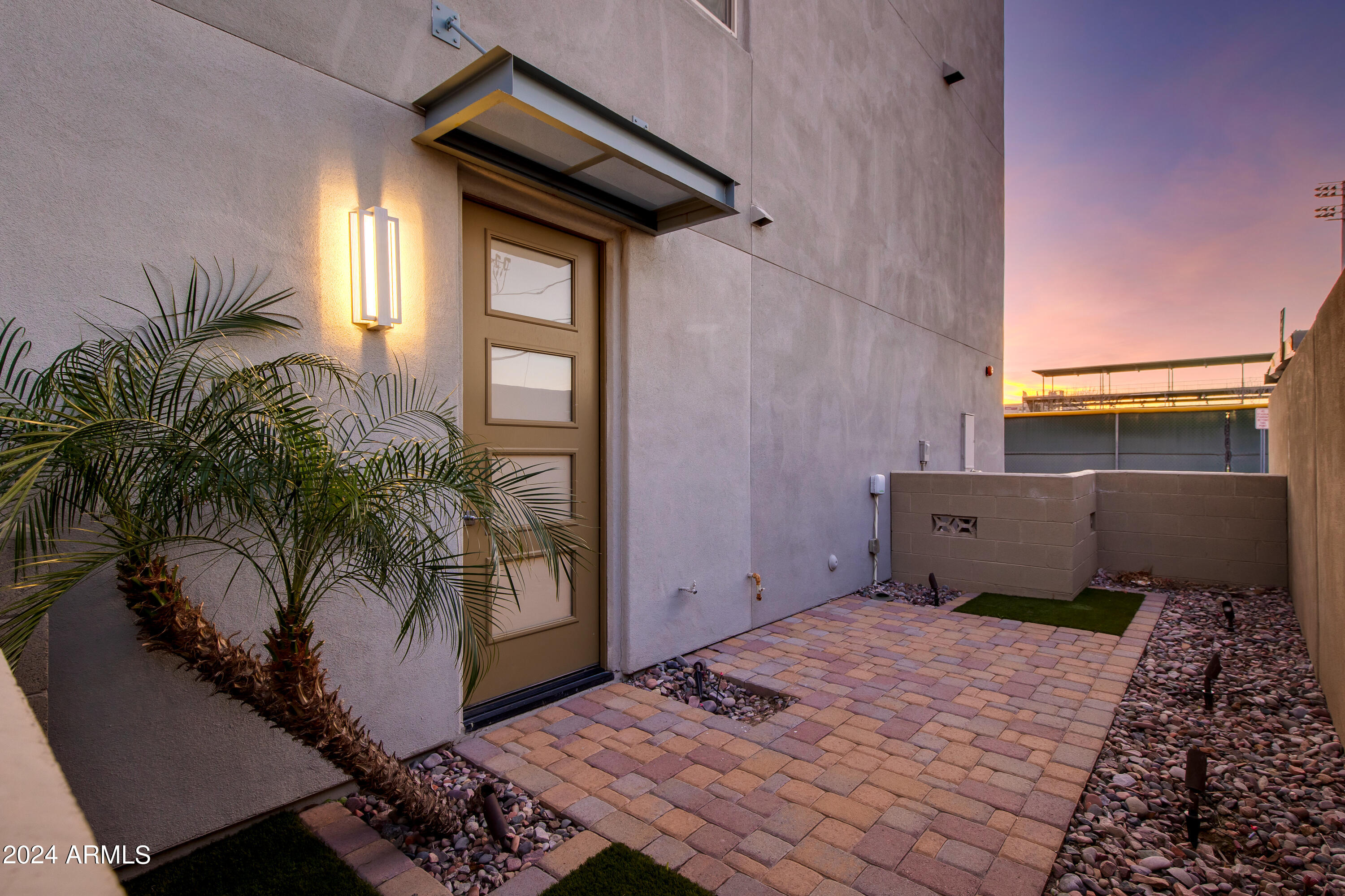 3510 N MILLER Road, 1001