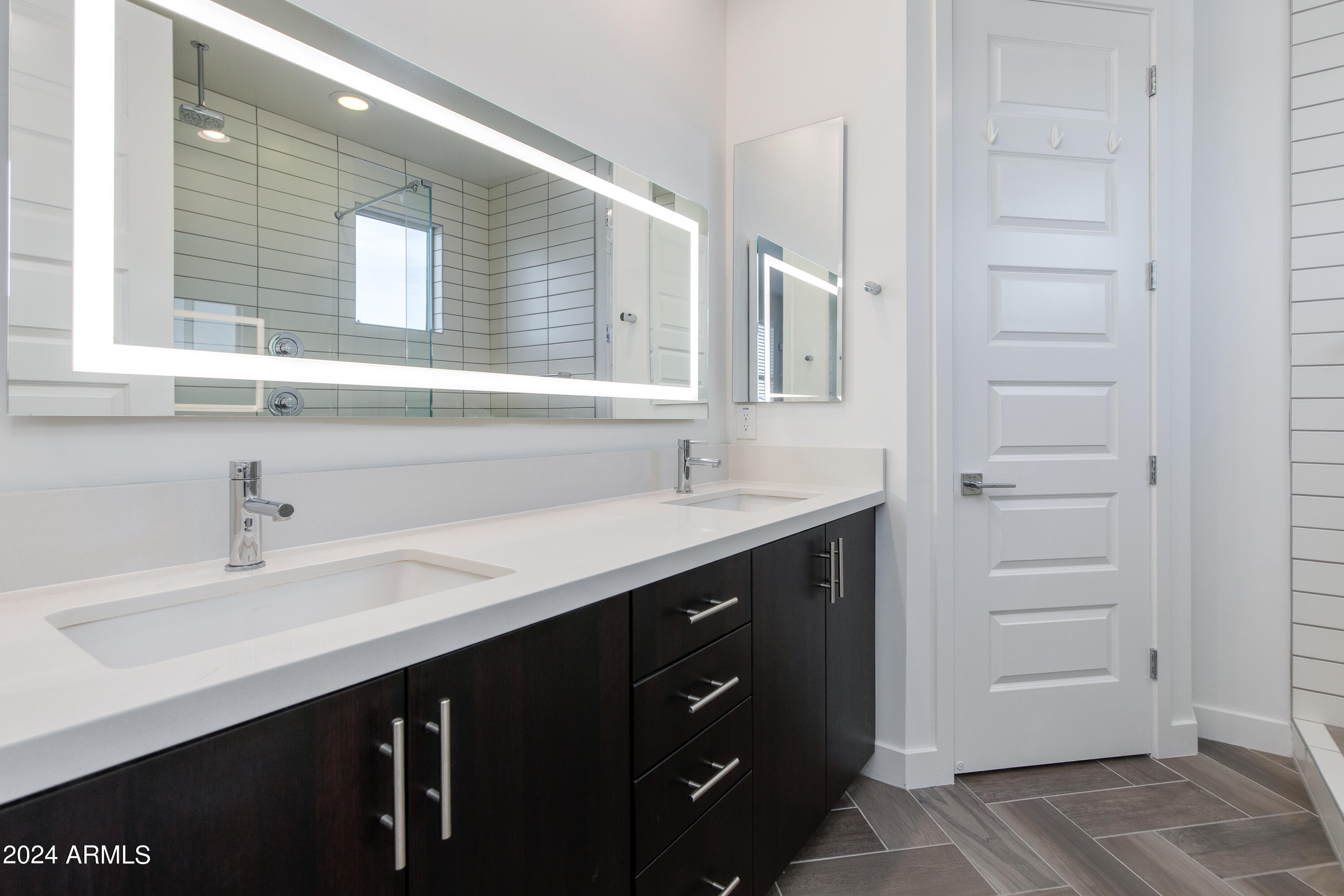 3510 N MILLER Road, 1001