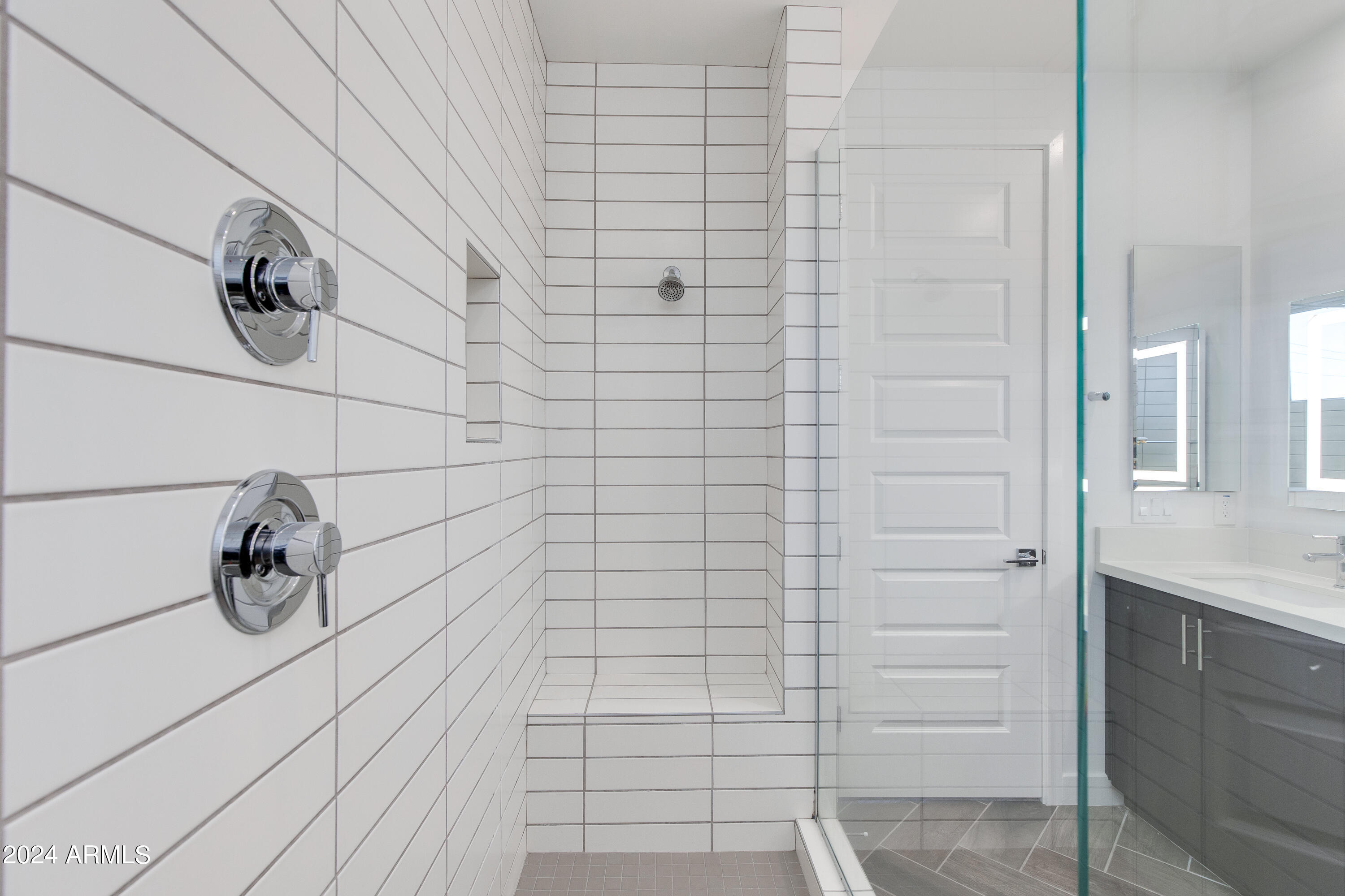 3510 N MILLER Road, 1001