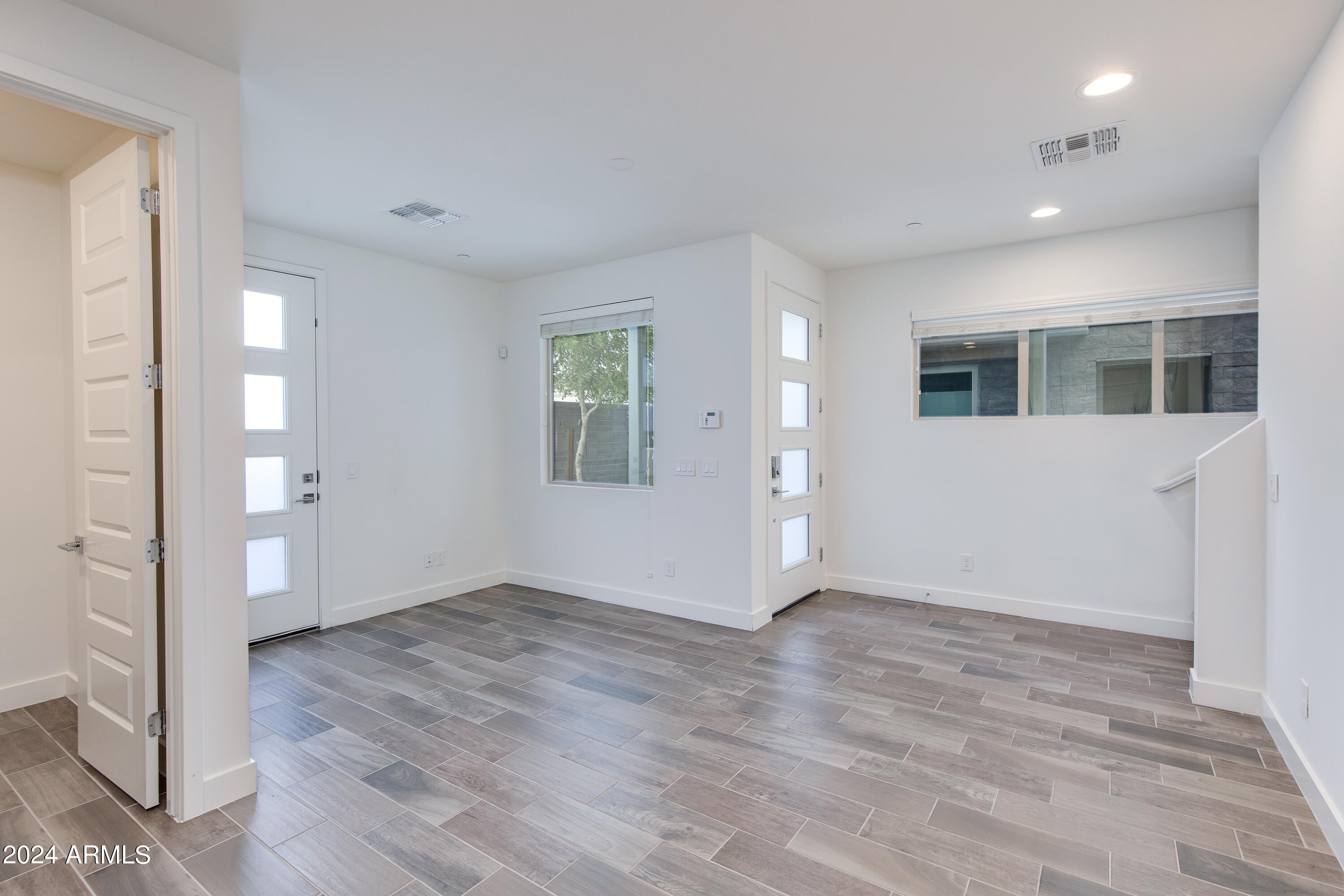 3510 N MILLER Road, 1001