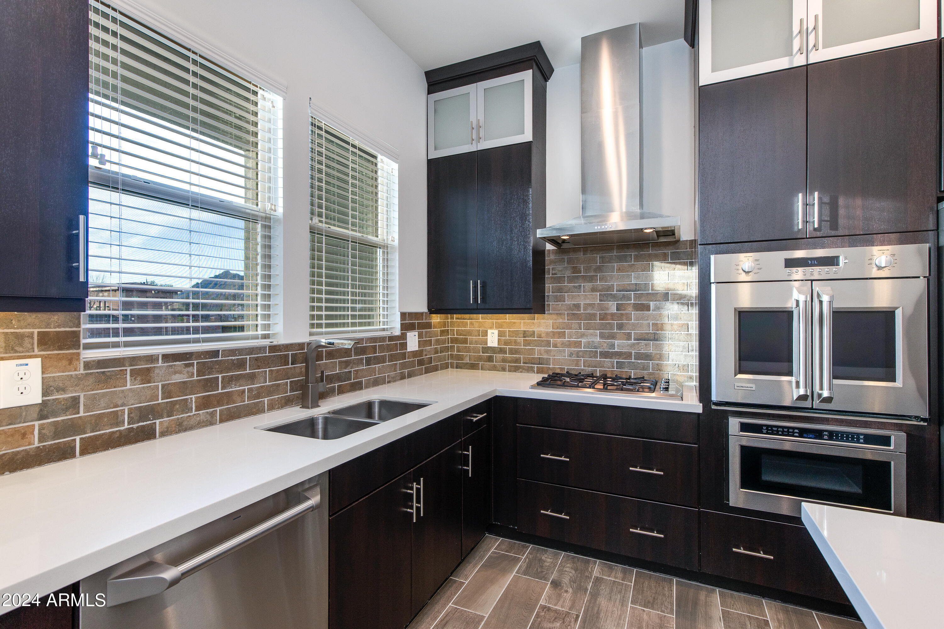 3510 N MILLER Road, 1001