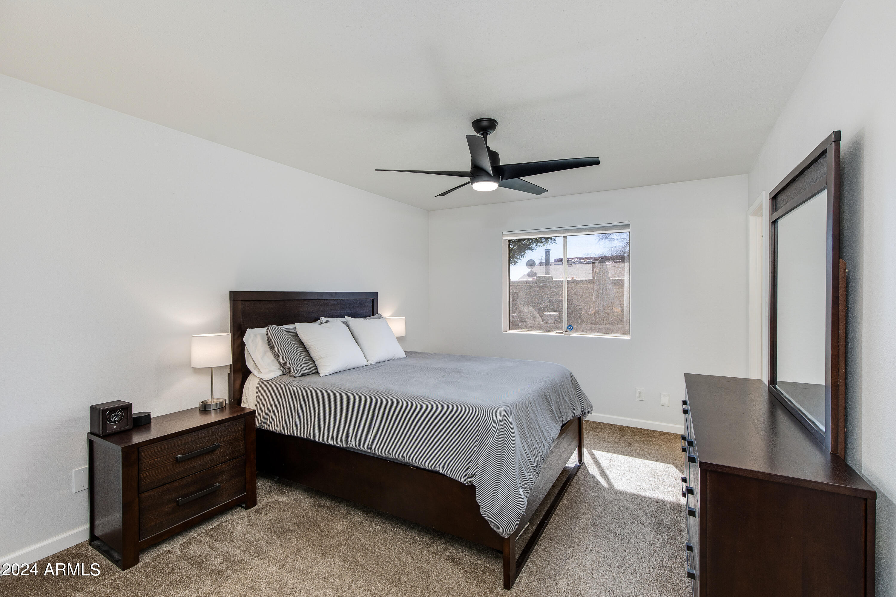 2739 W CHARLESTON Avenue