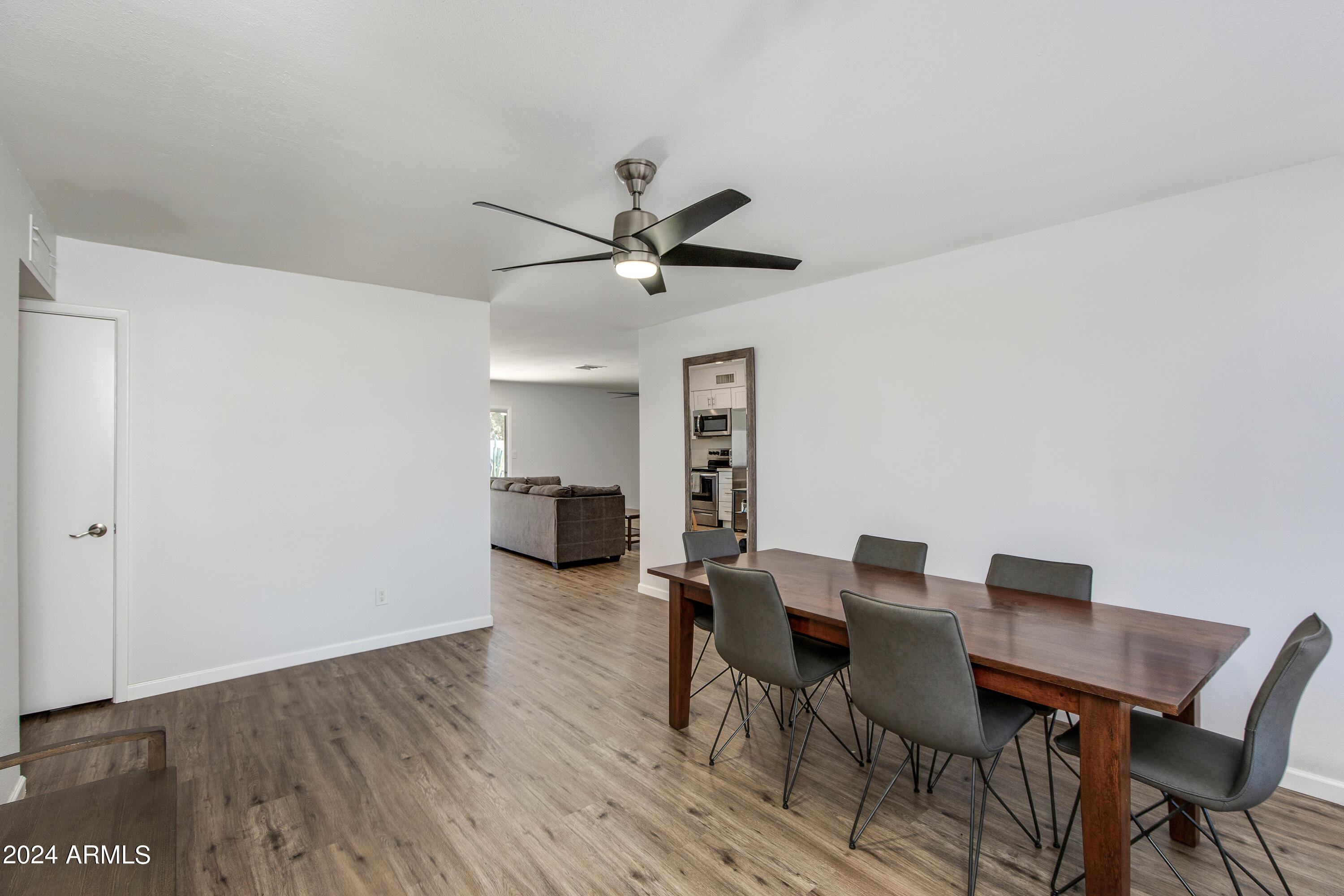 2739 W CHARLESTON Avenue