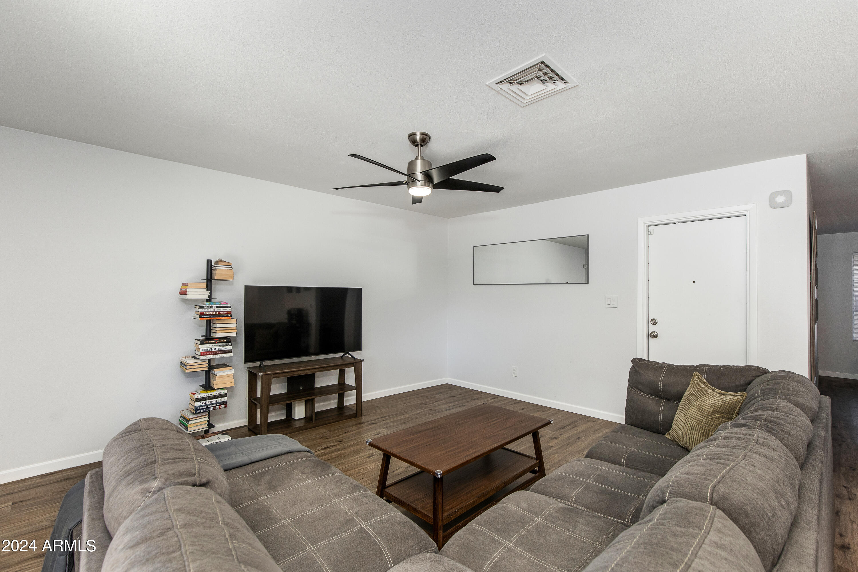 2739 W CHARLESTON Avenue