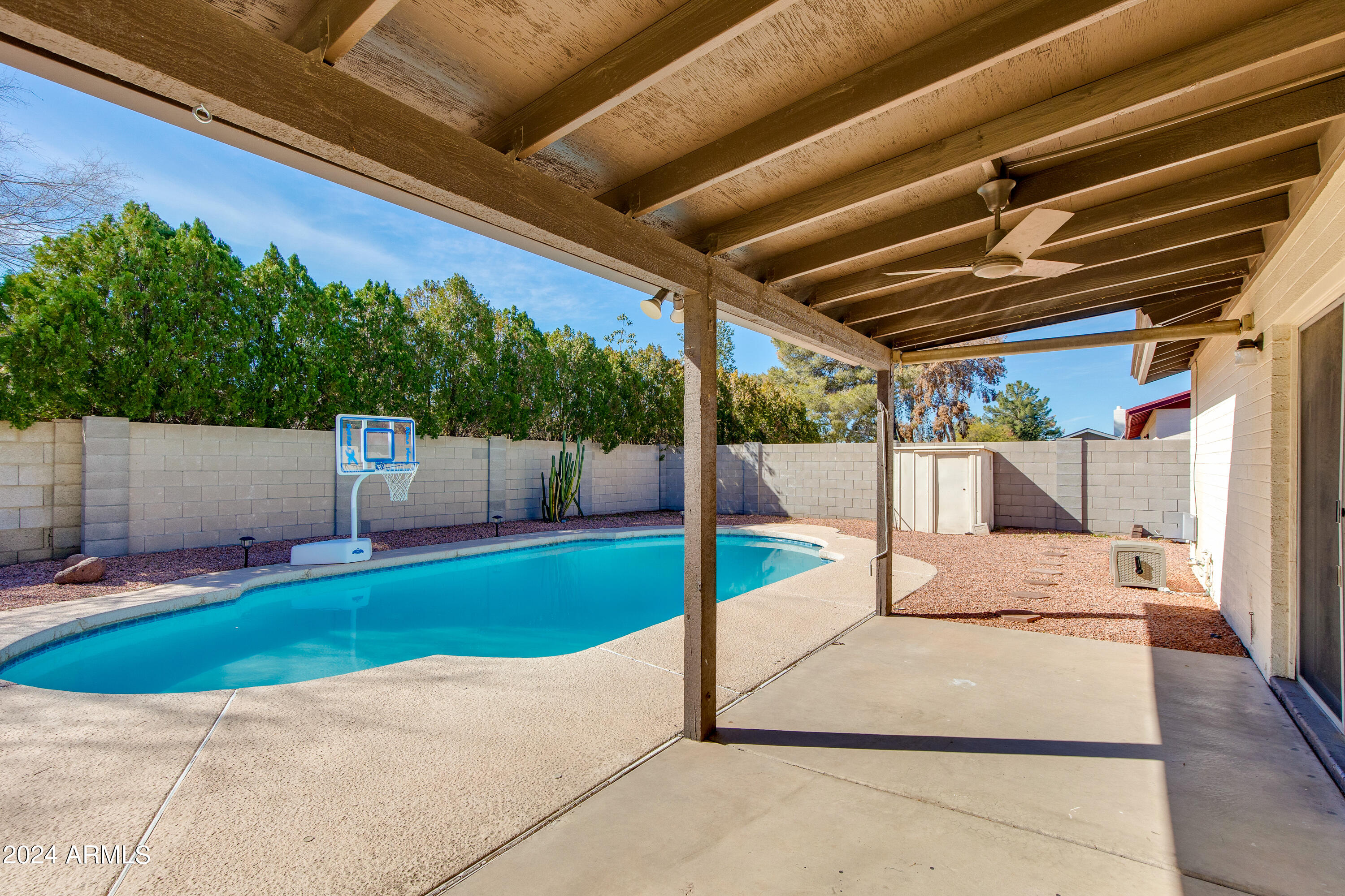 2739 W CHARLESTON Avenue