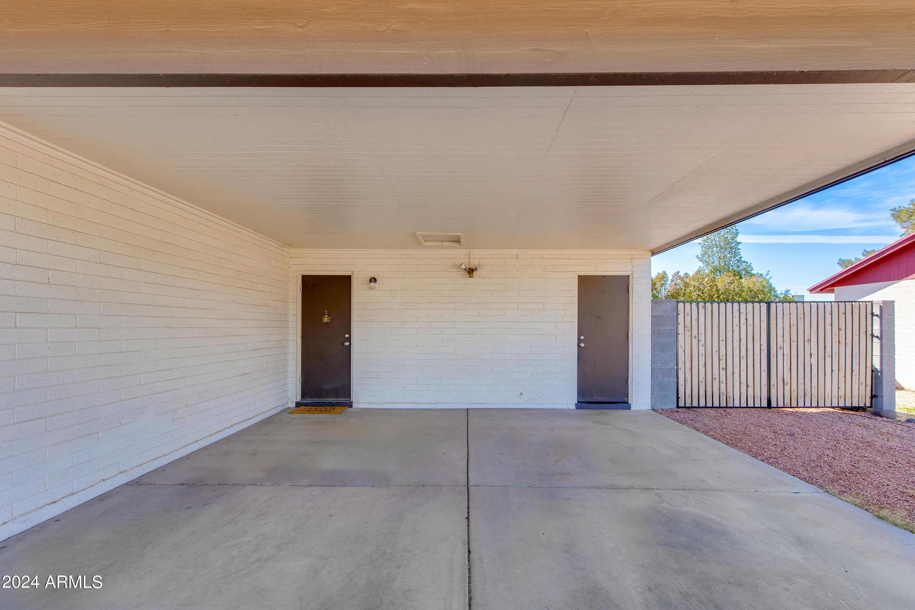 2739 W CHARLESTON Avenue