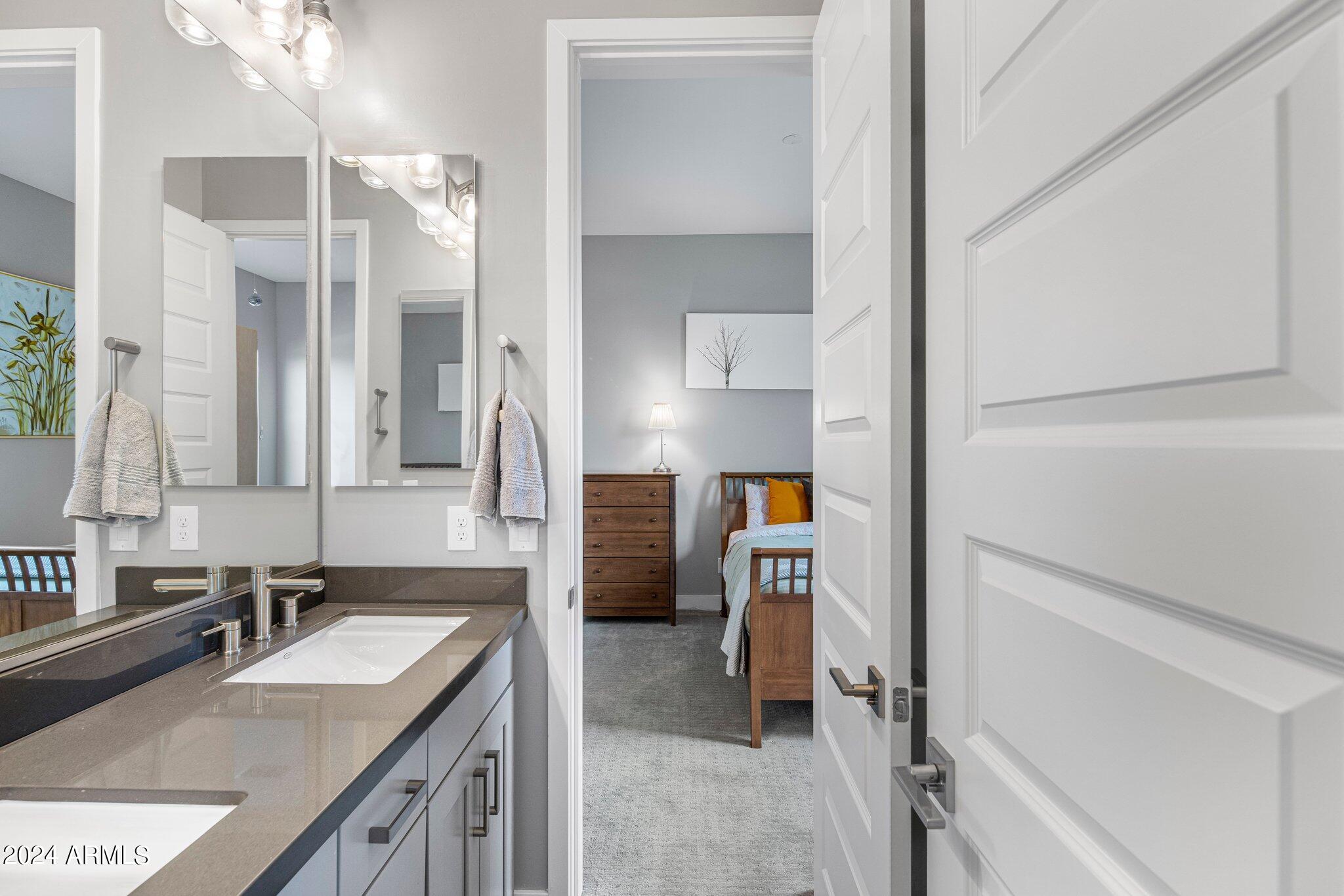 3103 E CAT BALUE Drive