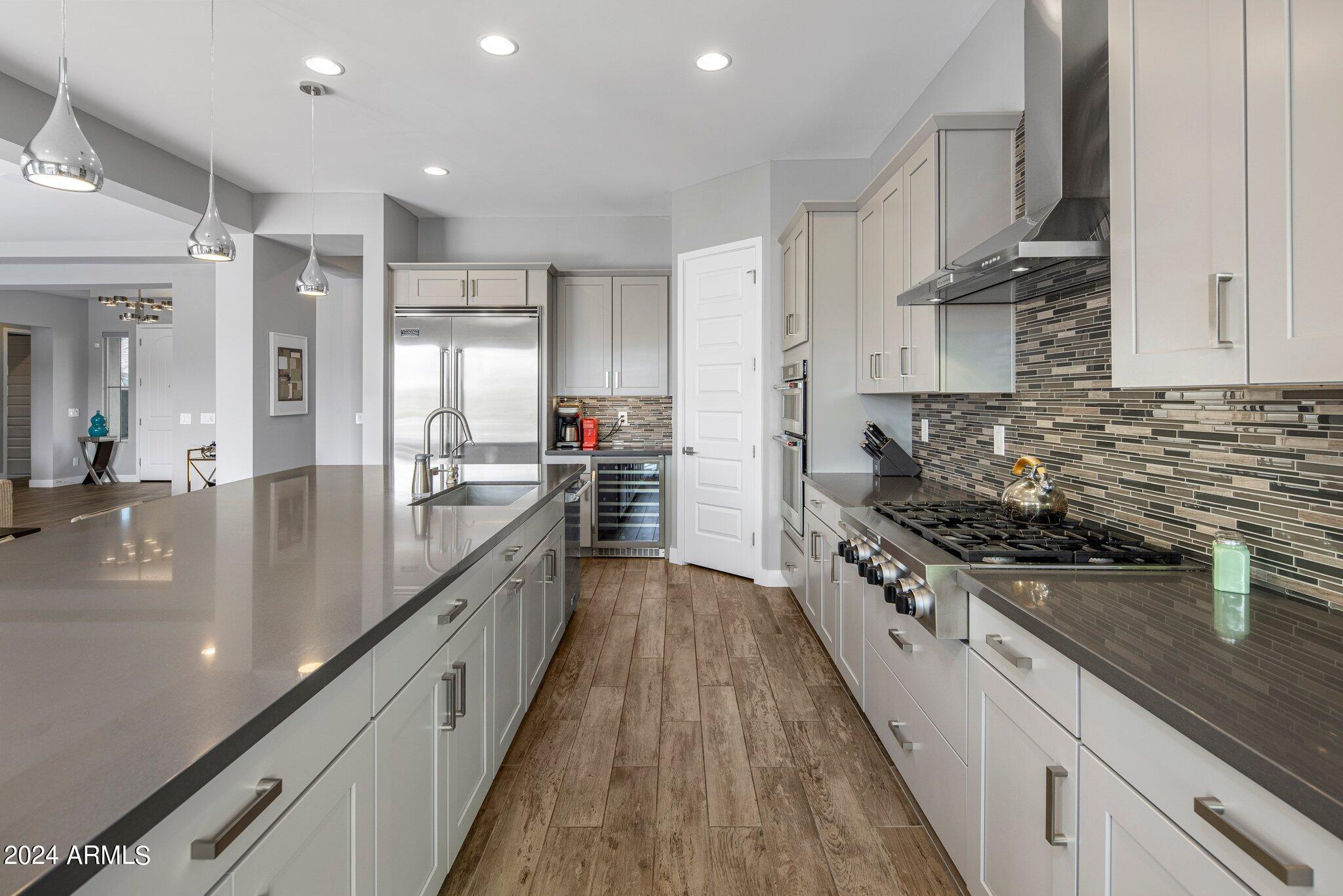 3103 E CAT BALUE Drive