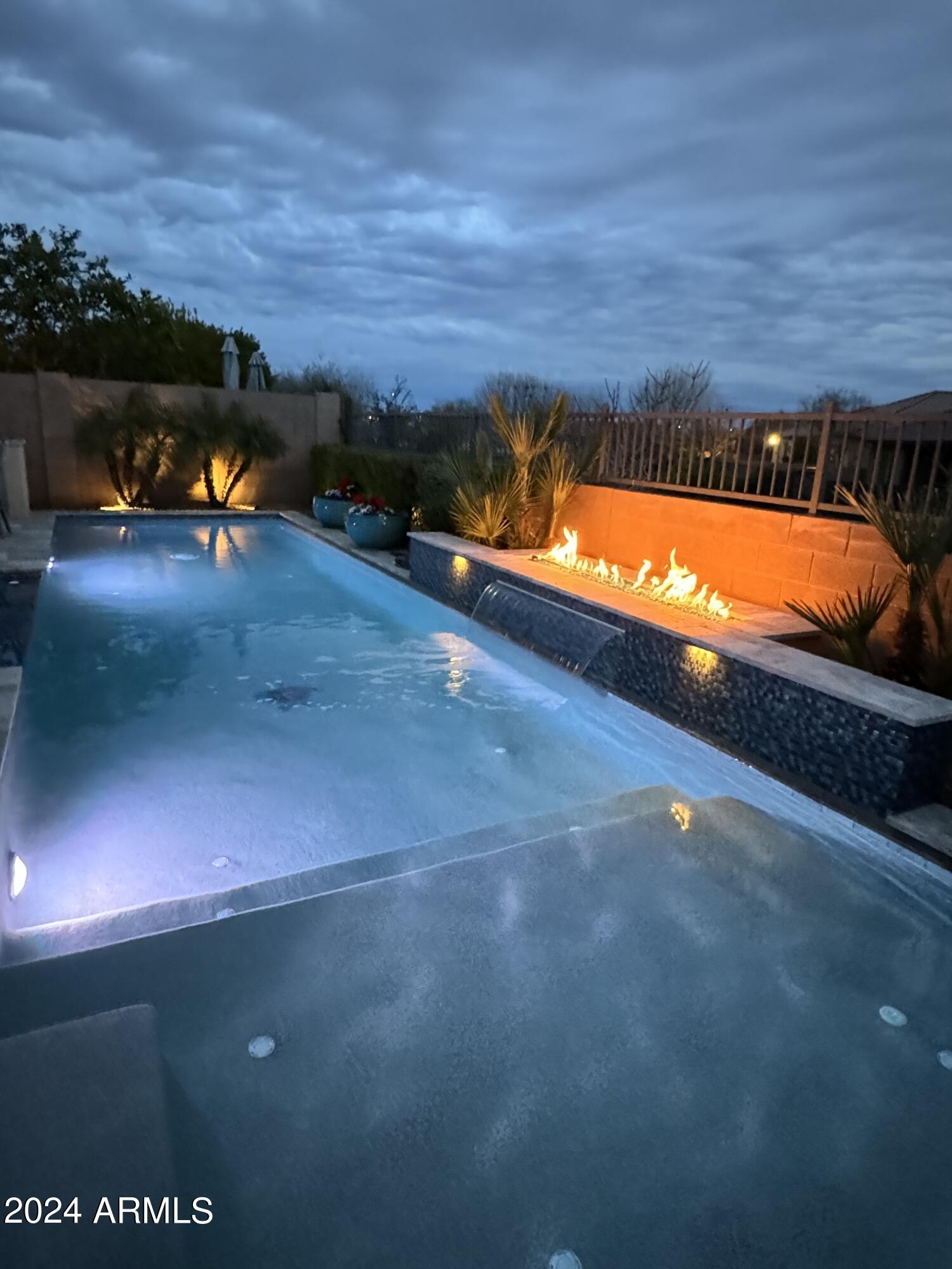 3103 E CAT BALUE Drive