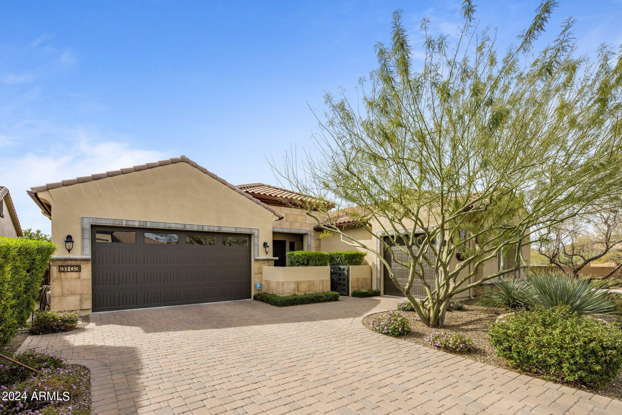 3103 E CAT BALUE Drive