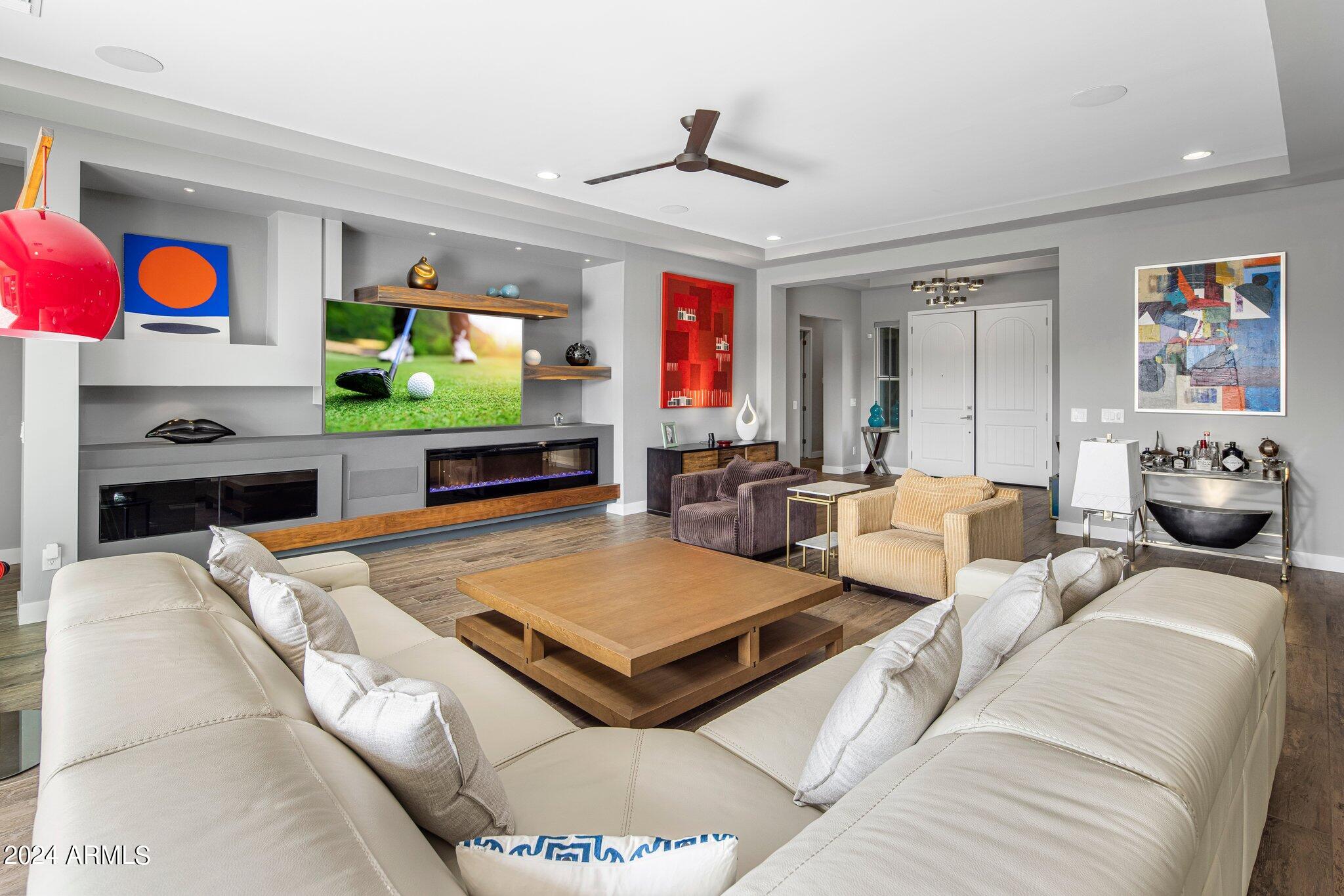 3103 E CAT BALUE Drive