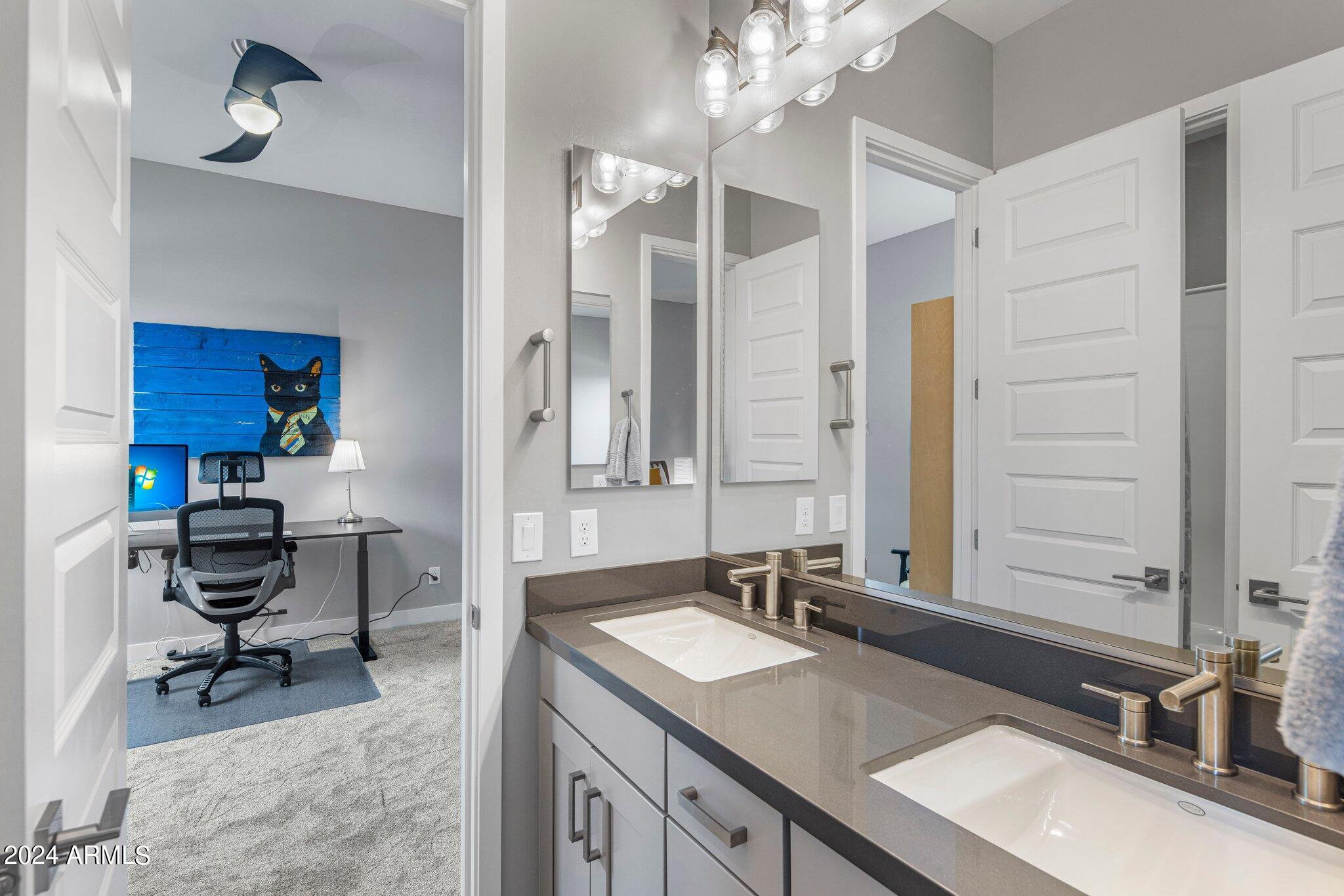 3103 E CAT BALUE Drive