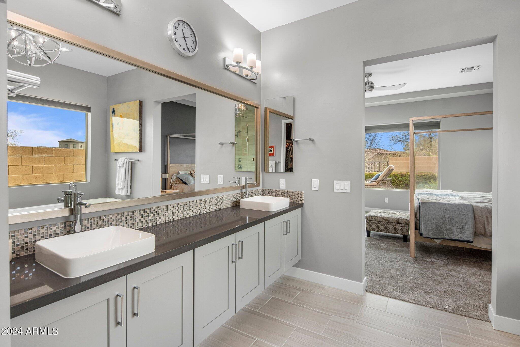 3103 E CAT BALUE Drive