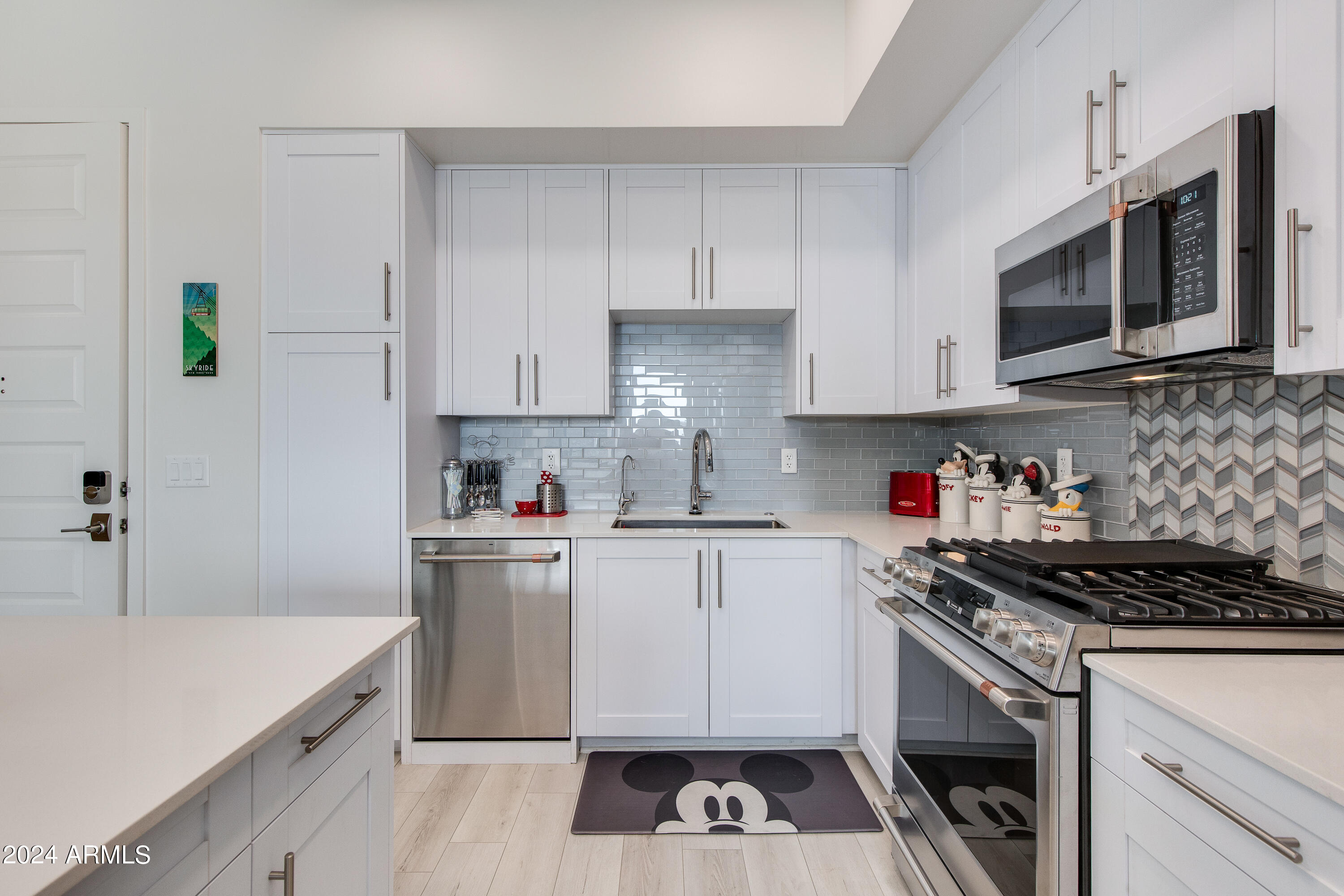 7300 E EARLL Drive, 4019