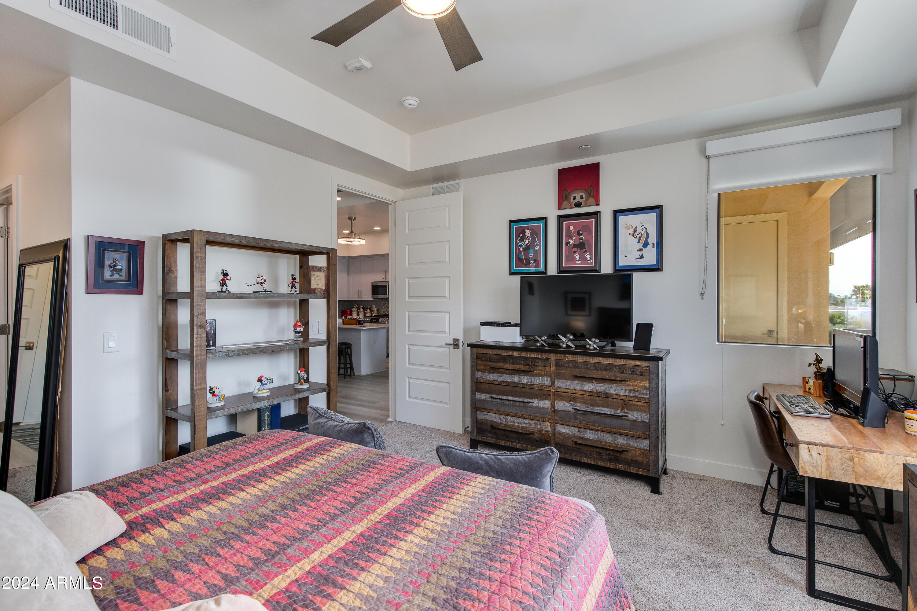 7300 E EARLL Drive, 4019