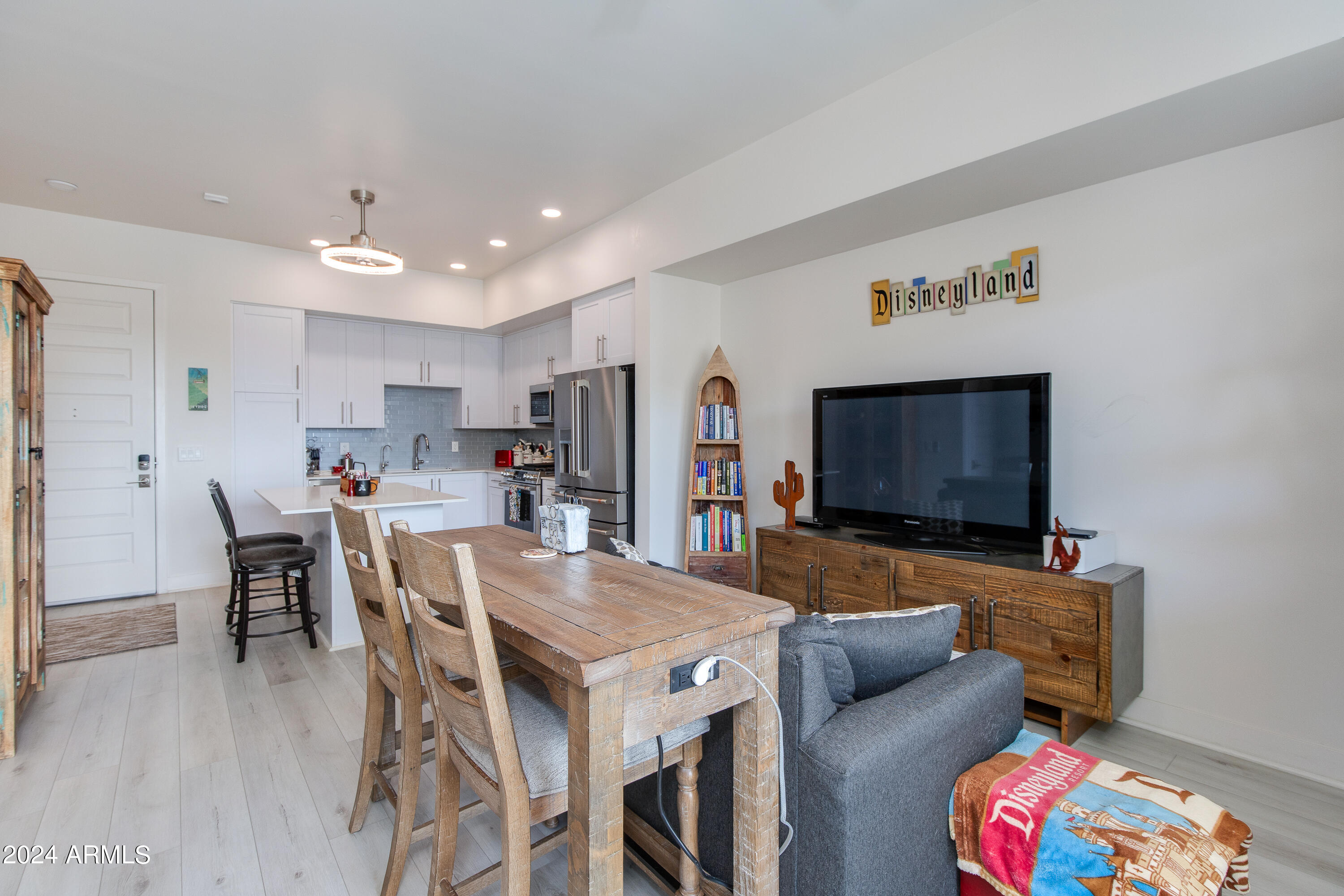 7300 E EARLL Drive, 4019