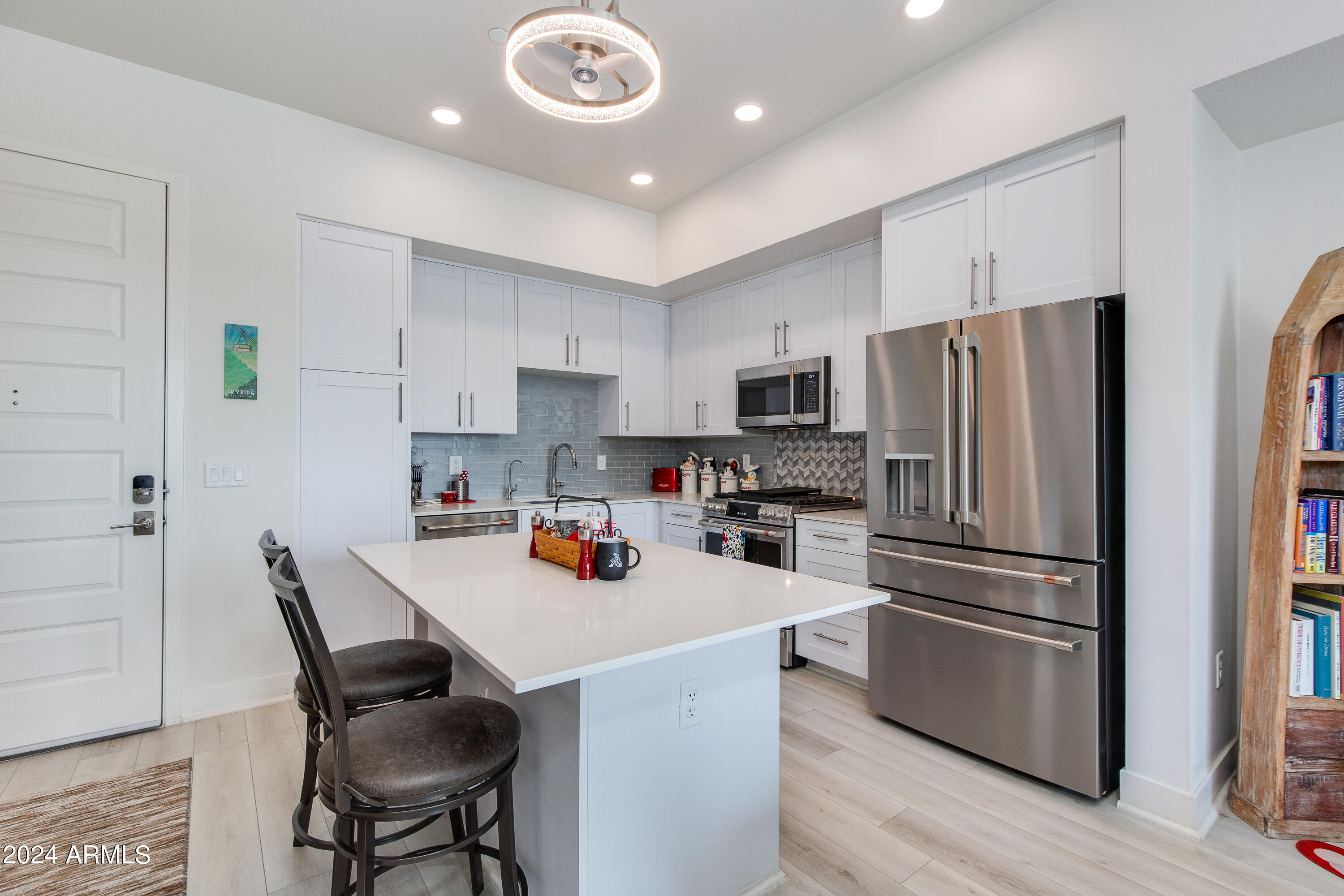 7300 E EARLL Drive, 4019